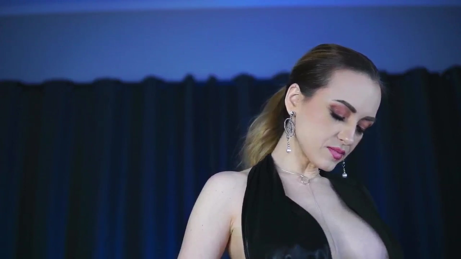 Gallery image thumbnail from LisaMoon's myfreecams stream on, 01/30/2025, 14:09 image 19 of 20