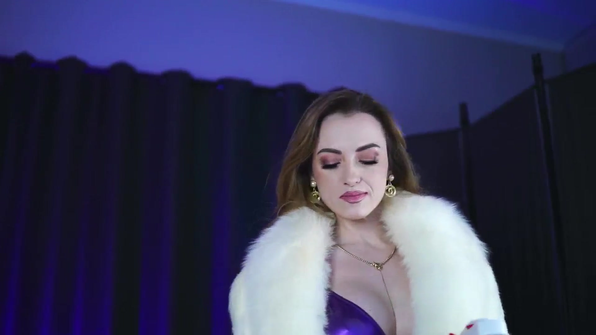 Gallery image thumbnail from LisaMoon's myfreecams stream on, 02/02/2025, 14:49 image 3 of 20