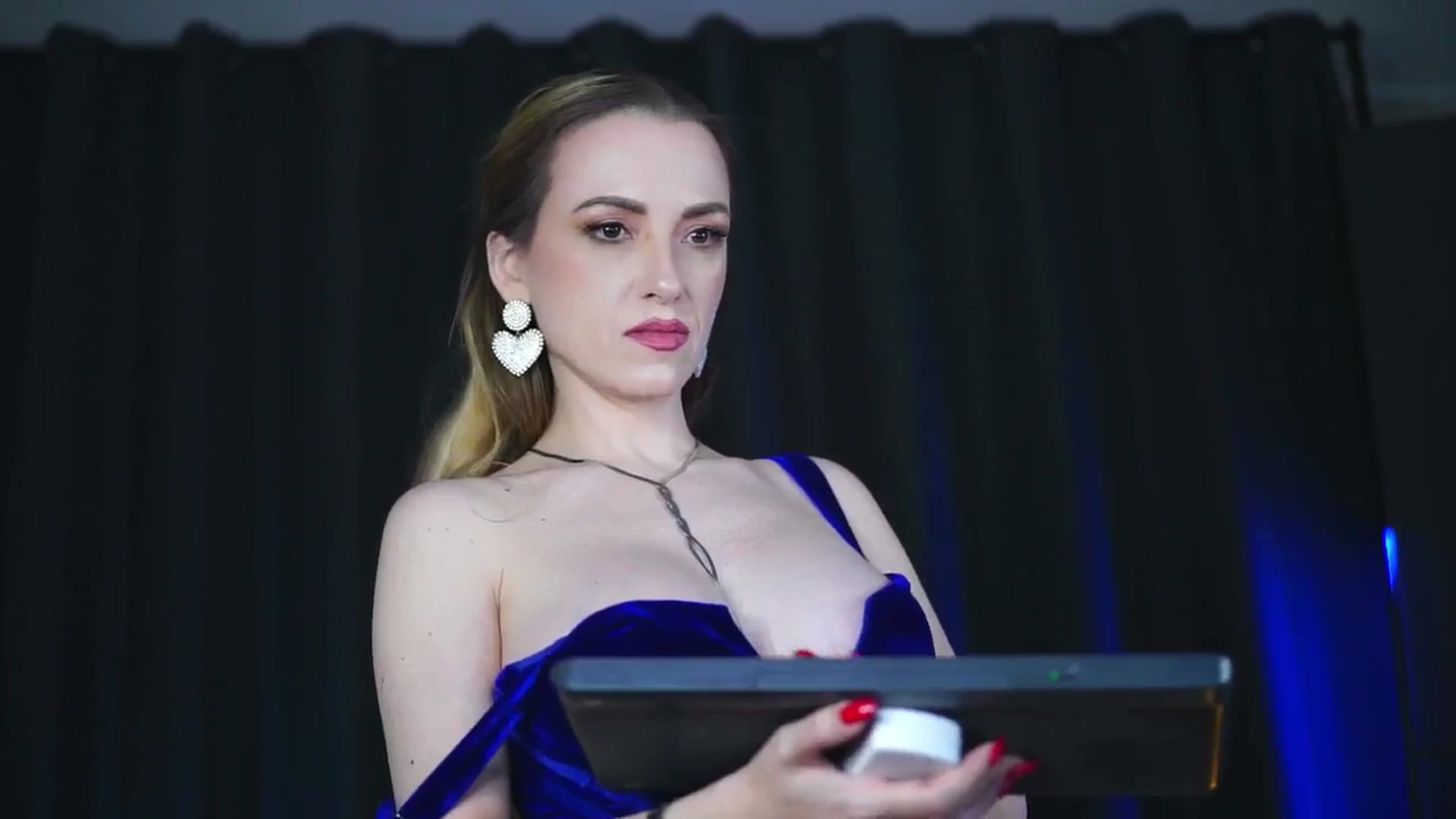 Gallery image thumbnail from LisaMoon's myfreecams stream on, 02/17/2025, 18:03 image 17 of 20