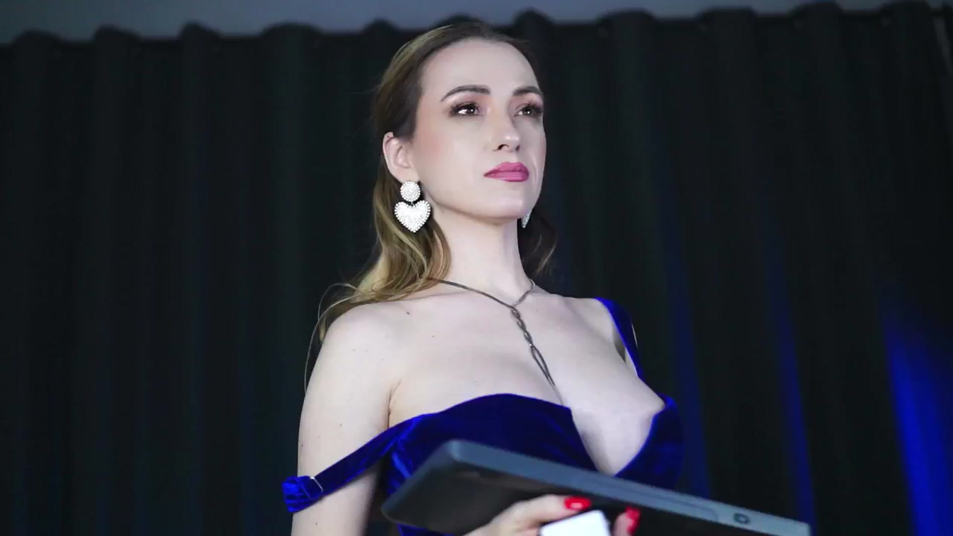 Gallery image thumbnail from LisaMoon's myfreecams stream on, 02/17/2025, 18:57 image 18 of 20