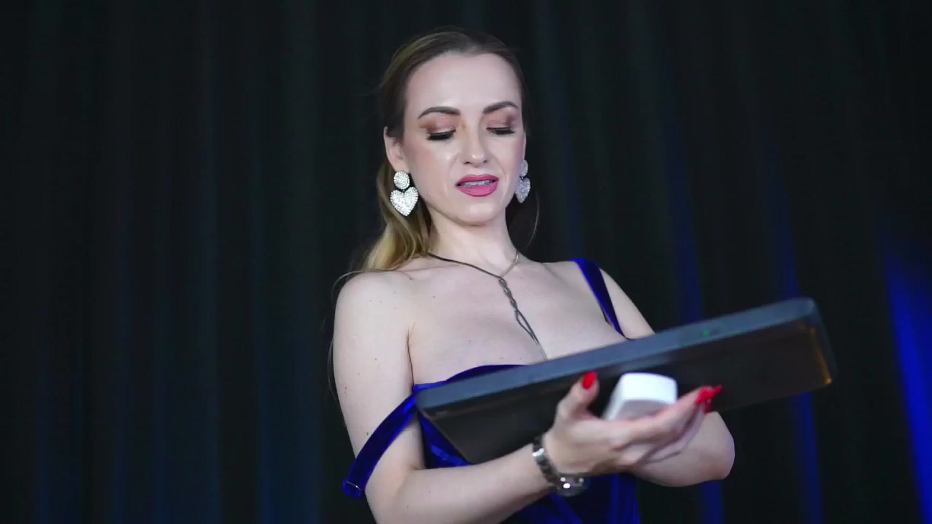 Gallery image thumbnail from LisaMoon's myfreecams stream on, 02/17/2025, 18:57 image 10 of 20