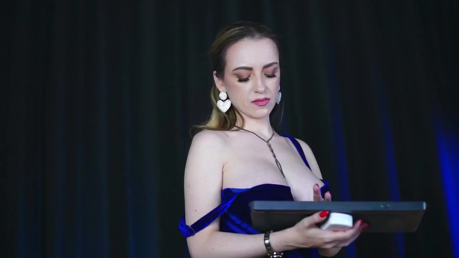 Gallery image thumbnail from LisaMoon's myfreecams stream on, 02/17/2025, 18:57 image 1 of 20