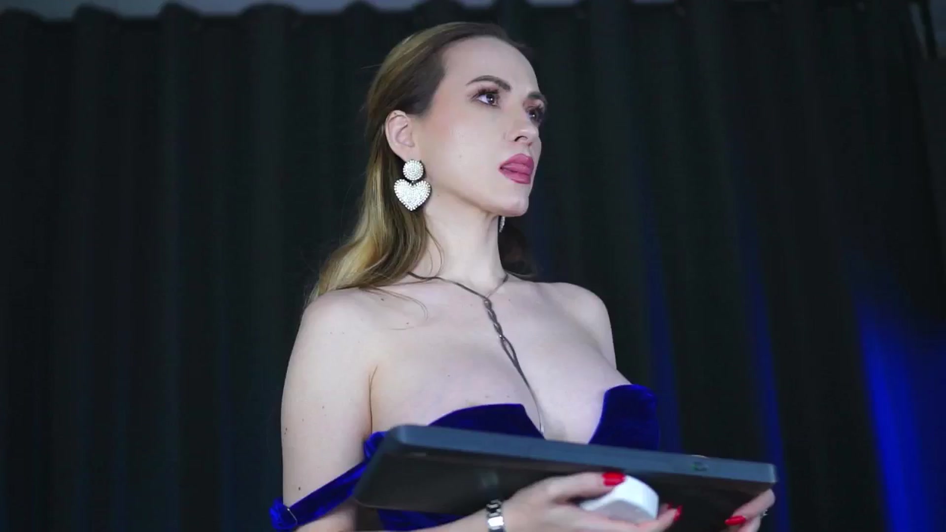 Gallery image thumbnail from LisaMoon's myfreecams stream on, 02/18/2025, 24:08 image 9 of 20