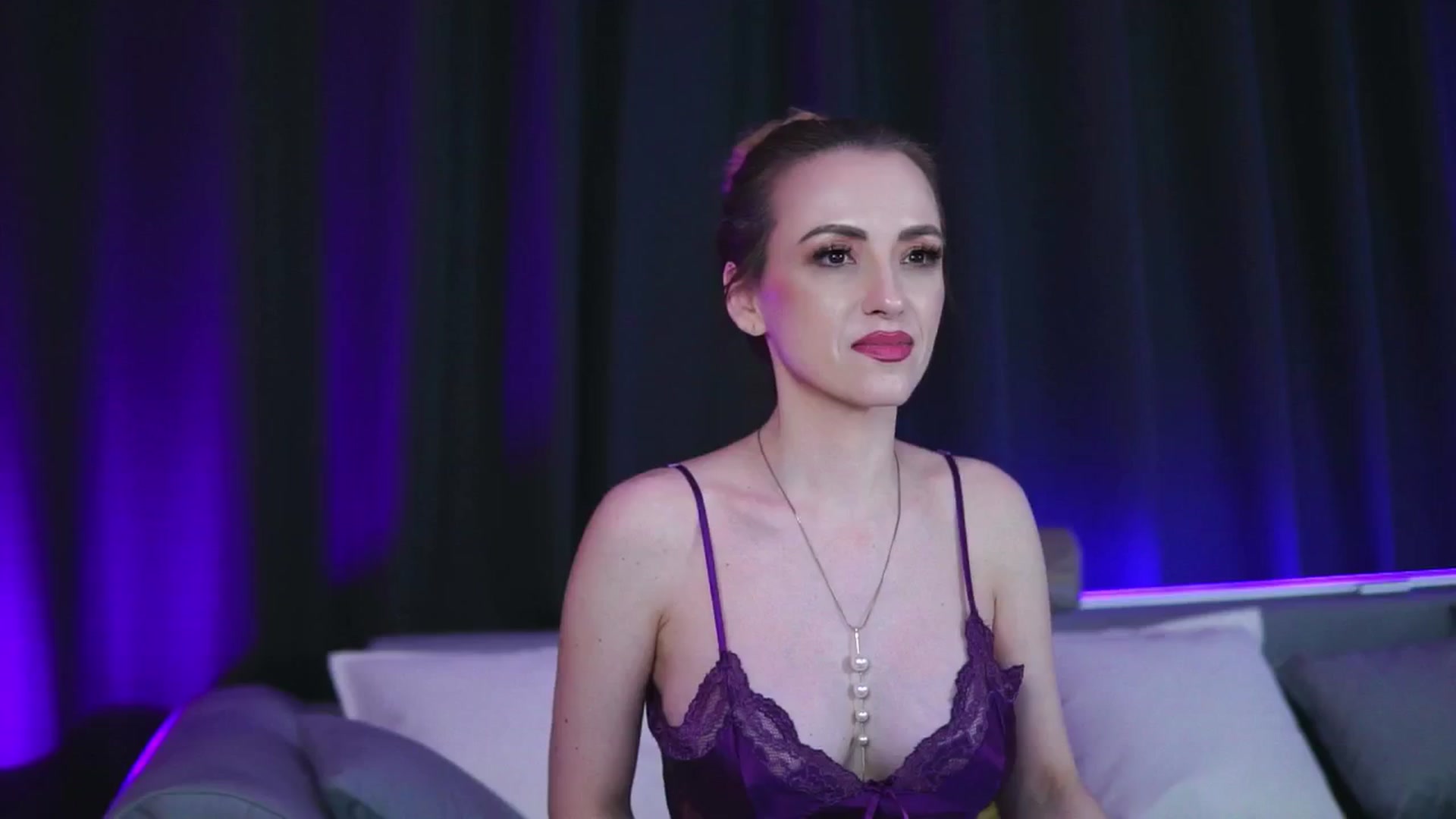 Gallery image thumbnail from LisaMoon's myfreecams stream on, 04/19/2025, 24:36 image 18 of 20