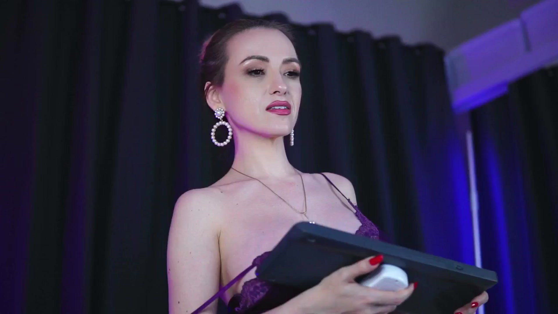 Gallery image thumbnail from LisaMoon's myfreecams stream on, 04/19/2025, 24:36 image 7 of 20