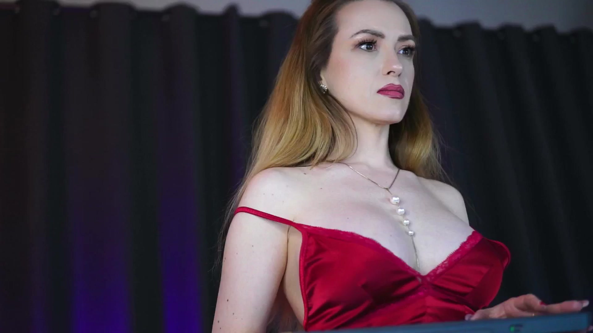 Gallery image thumbnail from LisaMoon's myfreecams stream on, 04/28/2025, 22:34 image 5 of 20