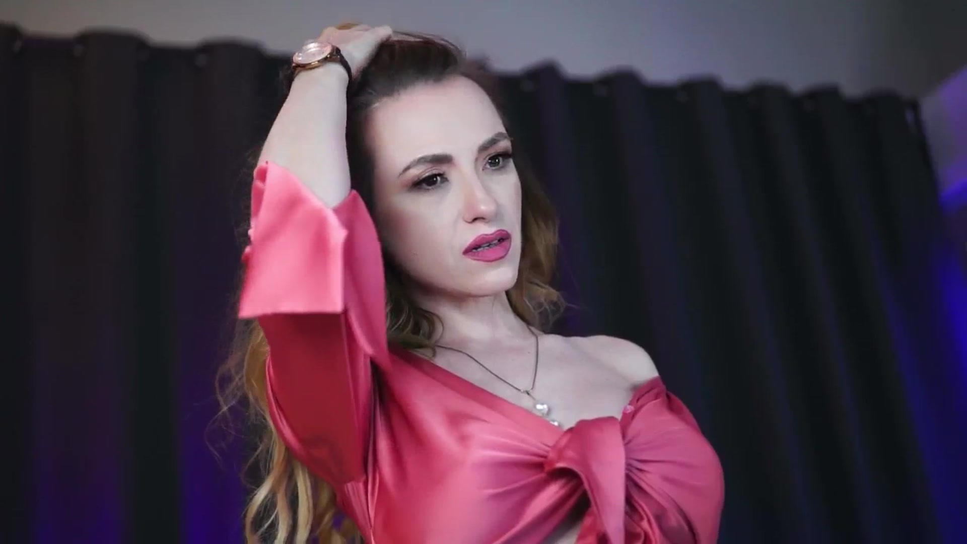 Gallery image thumbnail from LisaMoon's myfreecams stream on, 05/01/2025, 23:59 image 11 of 20