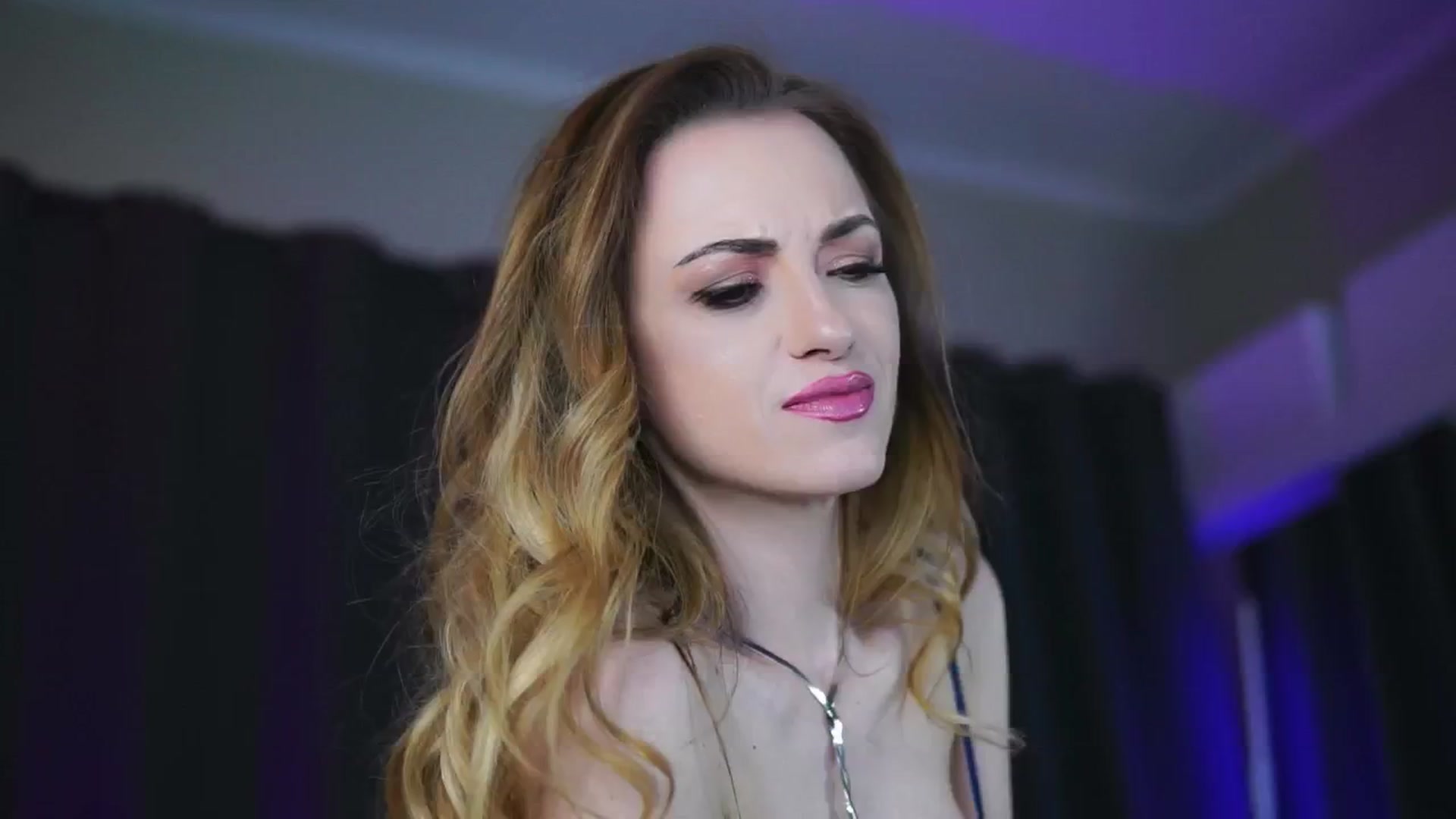 Gallery image thumbnail from LisaMoon's myfreecams stream on, 05/28/2025, 22:01 image 6 of 20