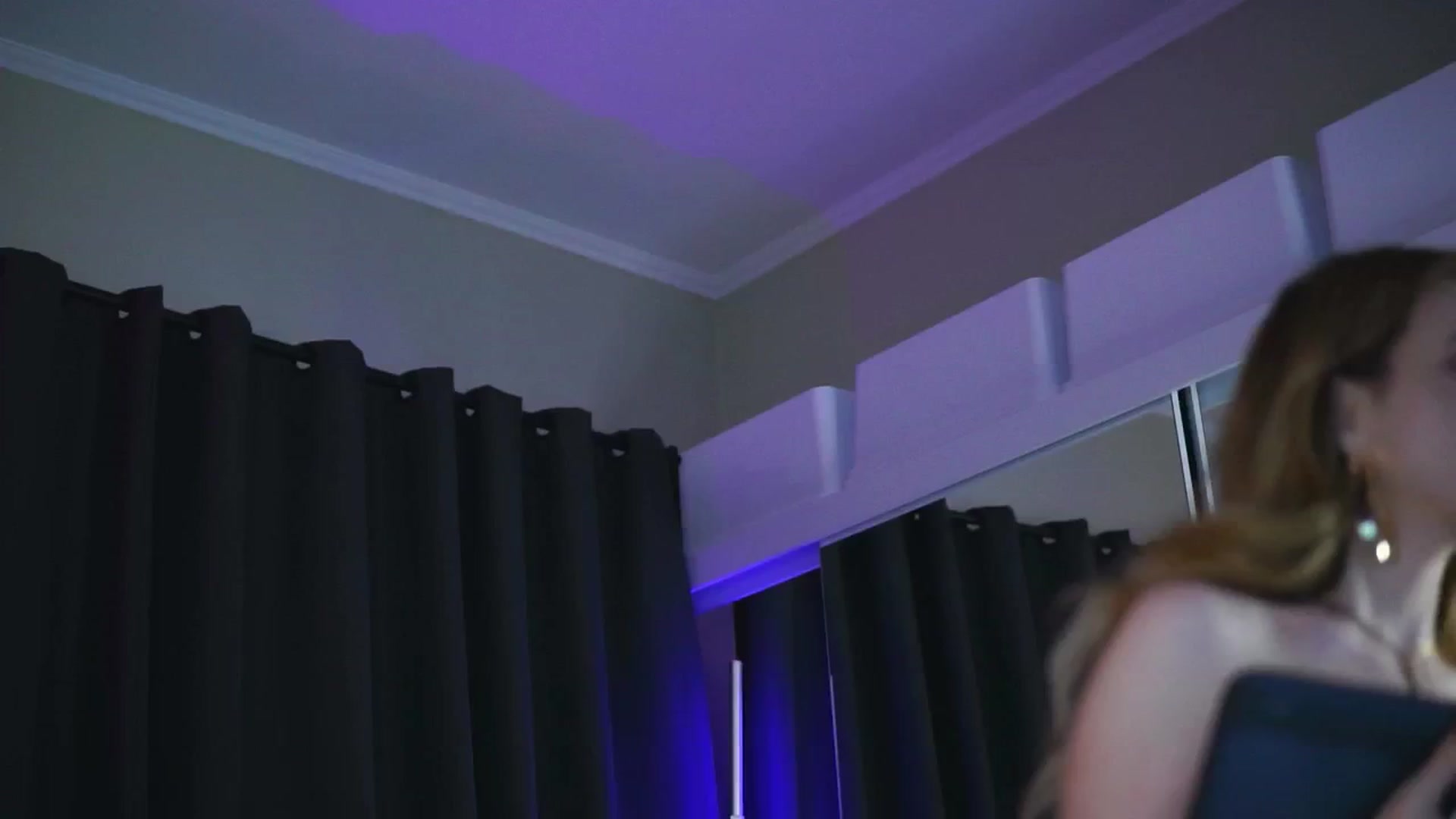Gallery image thumbnail from LisaMoon's myfreecams stream on, 06/01/2025, 24:00 image 9 of 20