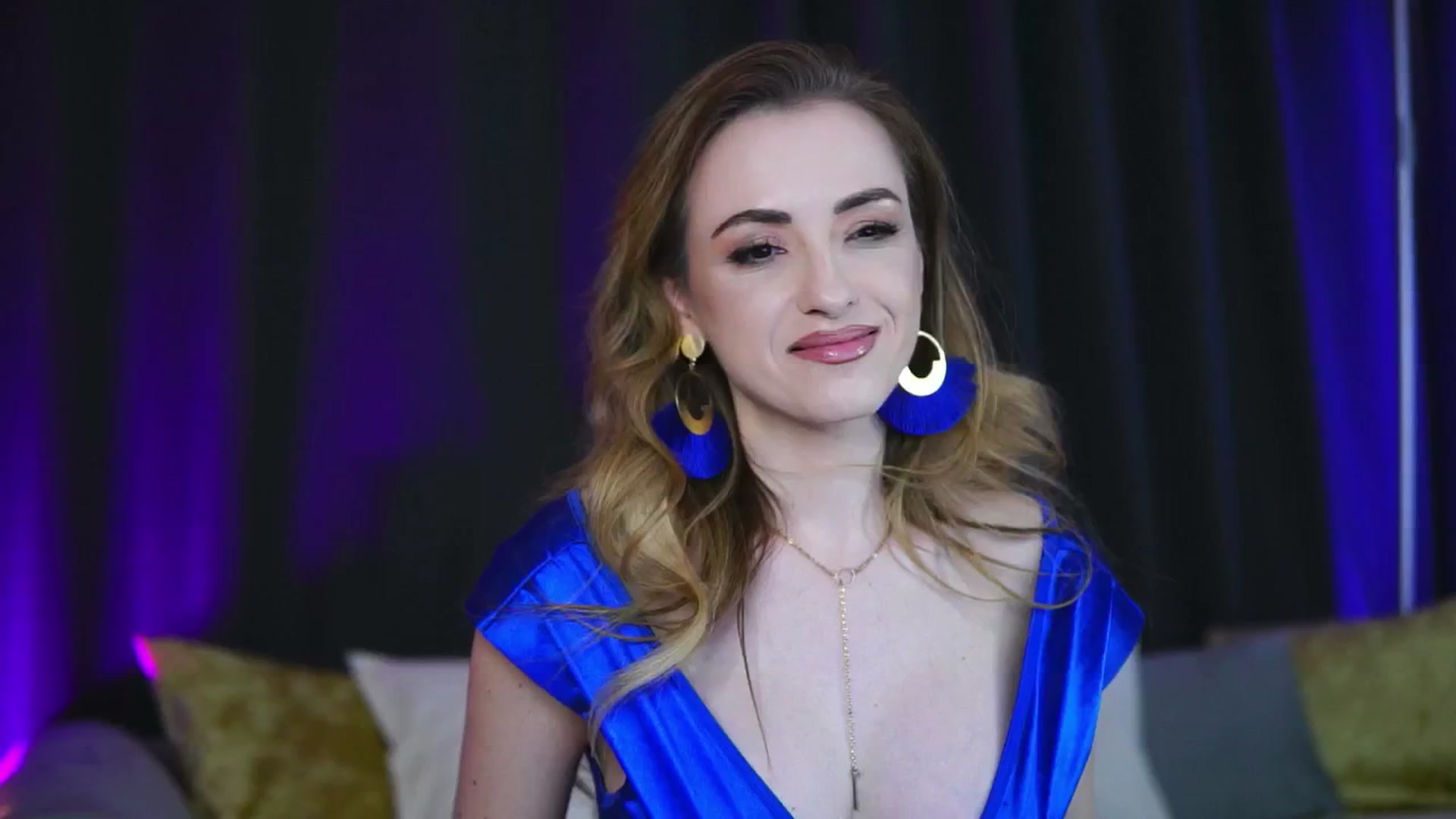 Gallery image thumbnail from LisaMoon's myfreecams stream on, 06/02/2025, 22:57 image 17 of 20