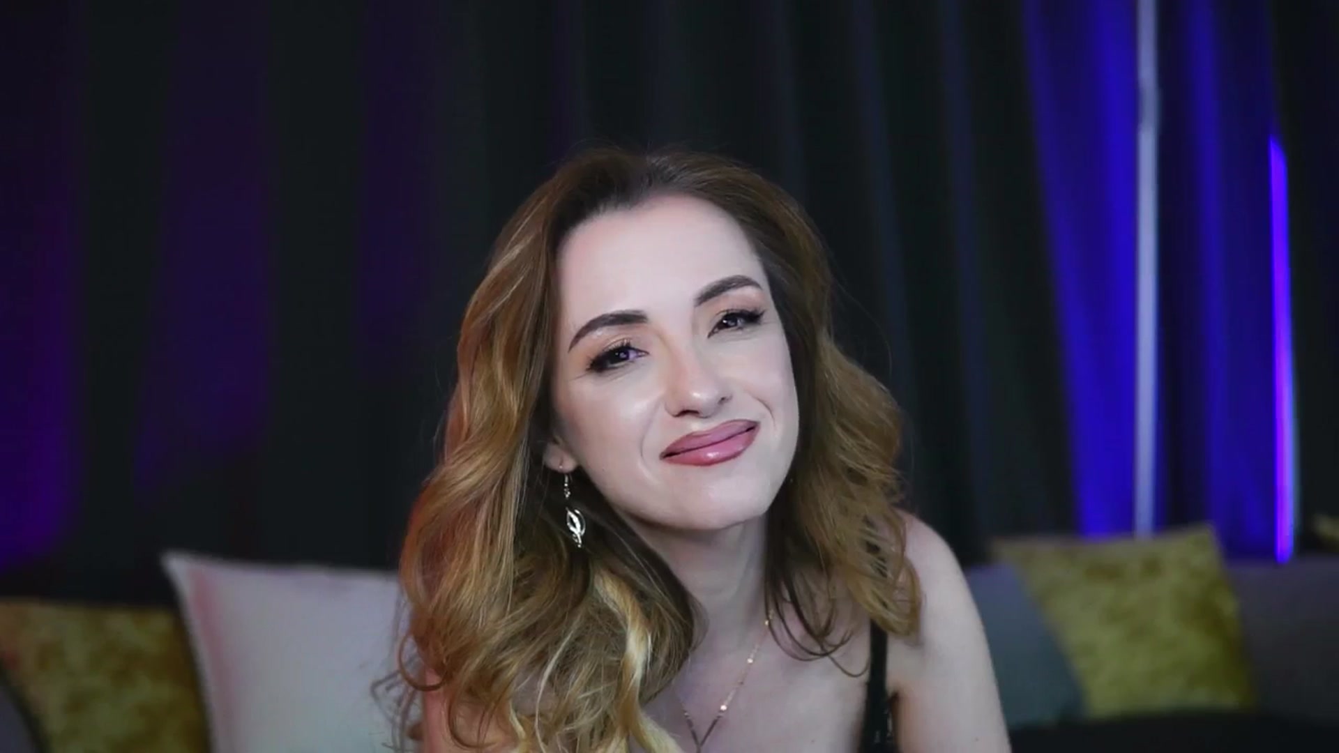 Gallery image thumbnail from LisaMoon's myfreecams stream on, 06/06/2025, 24:31 image 12 of 20