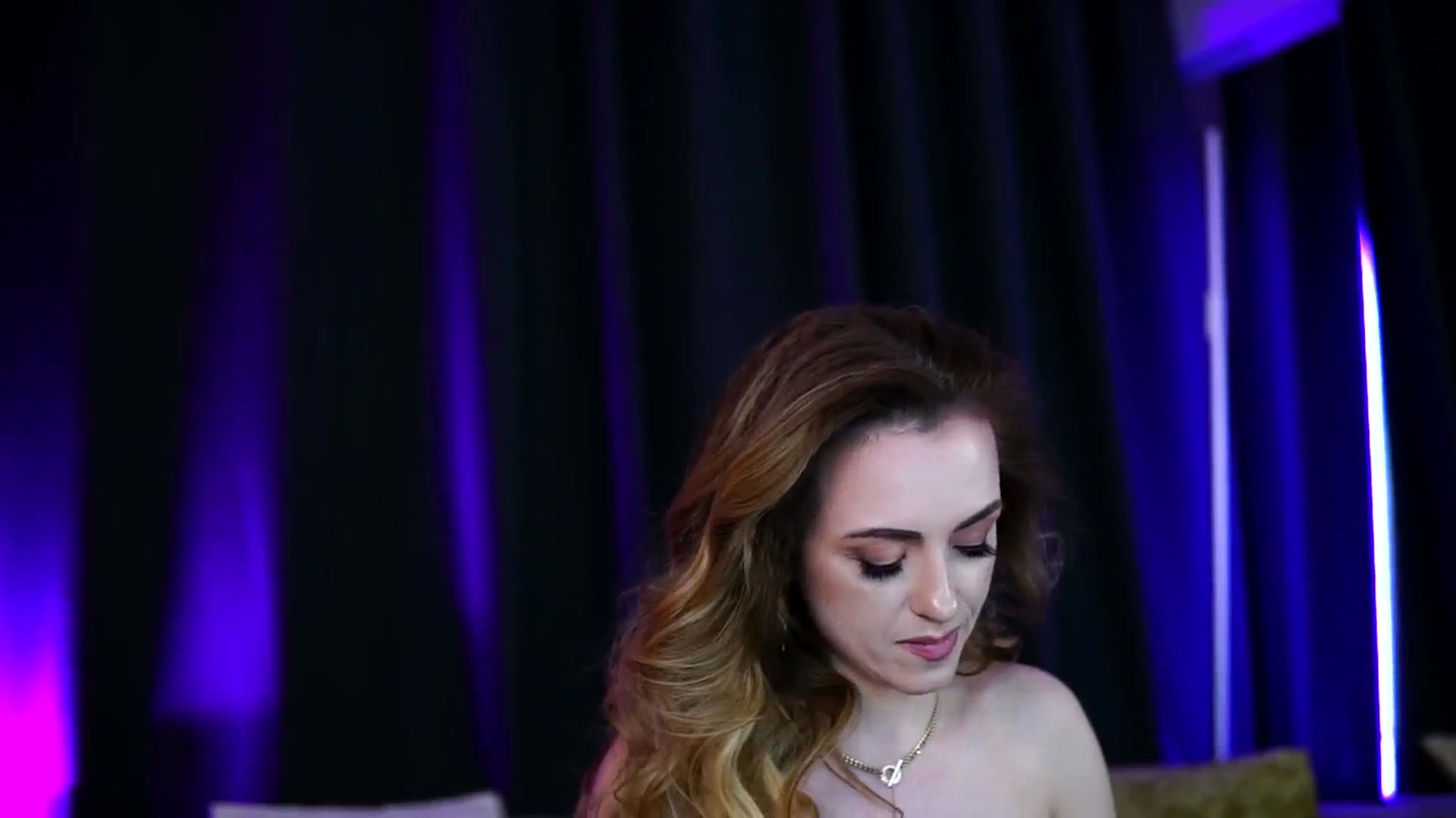 Gallery image thumbnail from LisaMoon's myfreecams stream on, 07/06/2025, 01:20 image 18 of 20