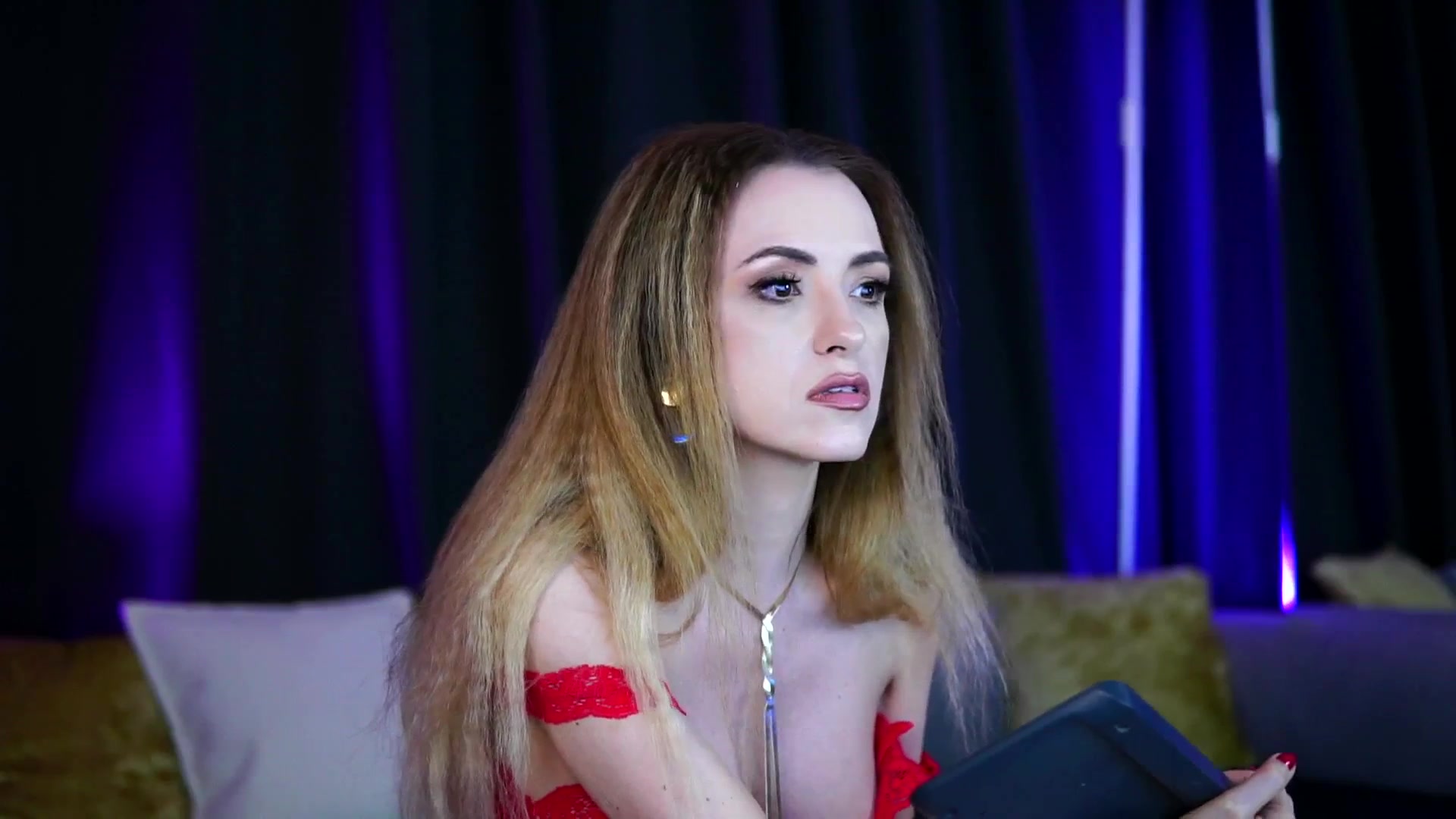 Gallery image thumbnail from LisaMoon's myfreecams stream on, 07/09/2025, 21:11 image 15 of 20