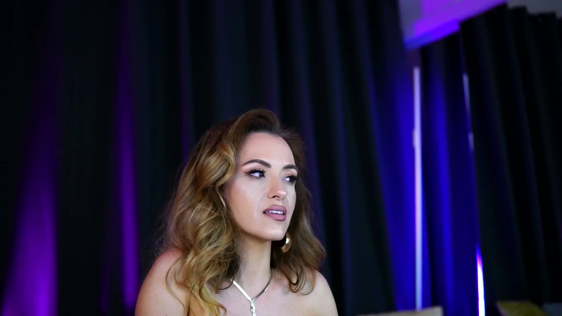 Gallery image thumbnail from LisaMoon's myfreecams stream on, 07/14/2025, 01:52 image 16 of 20