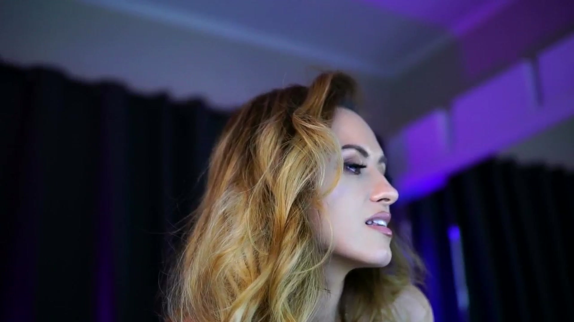 Gallery image thumbnail from LisaMoon's myfreecams stream on, 07/15/2025, 24:00 image 9 of 20