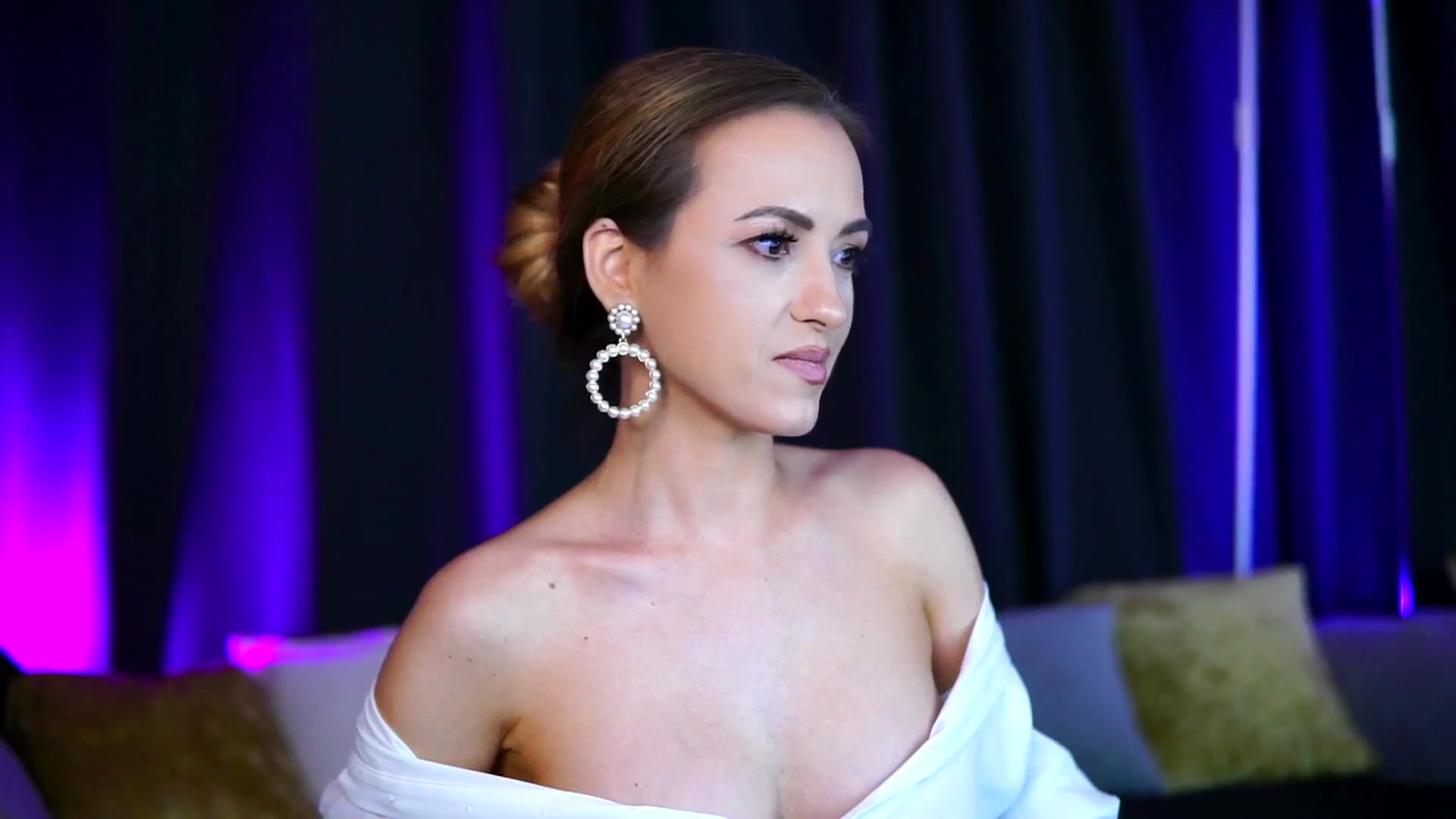 Gallery image thumbnail from LisaMoon's myfreecams stream on, 07/18/2025, 21:24 image 16 of 20