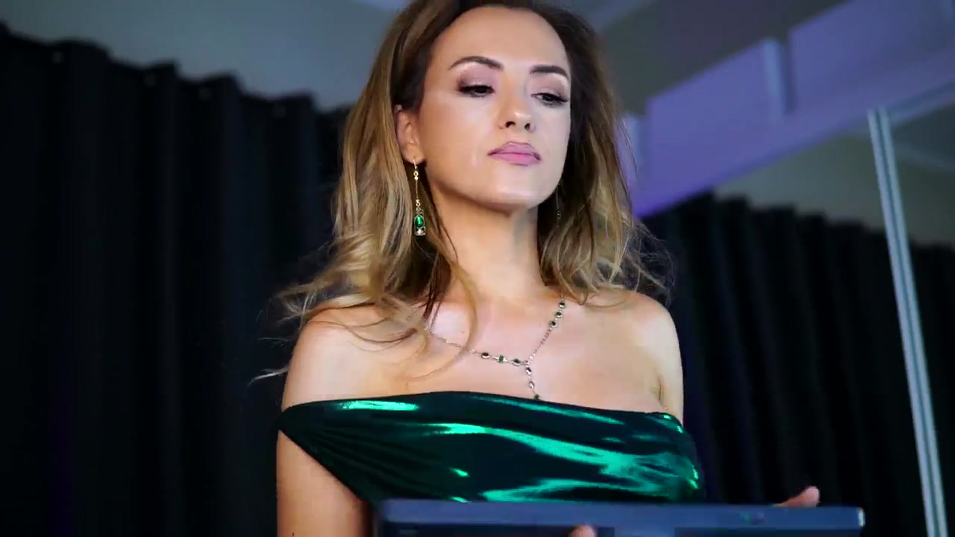 Gallery image thumbnail from LisaMoon's myfreecams stream on, 07/28/2025, 22:09 image 14 of 20