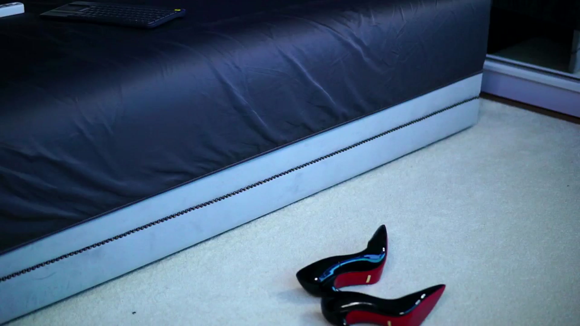 Gallery image thumbnail from LisaMoon's myfreecams stream on, 08/05/2025, 02:37 image 3 of 20