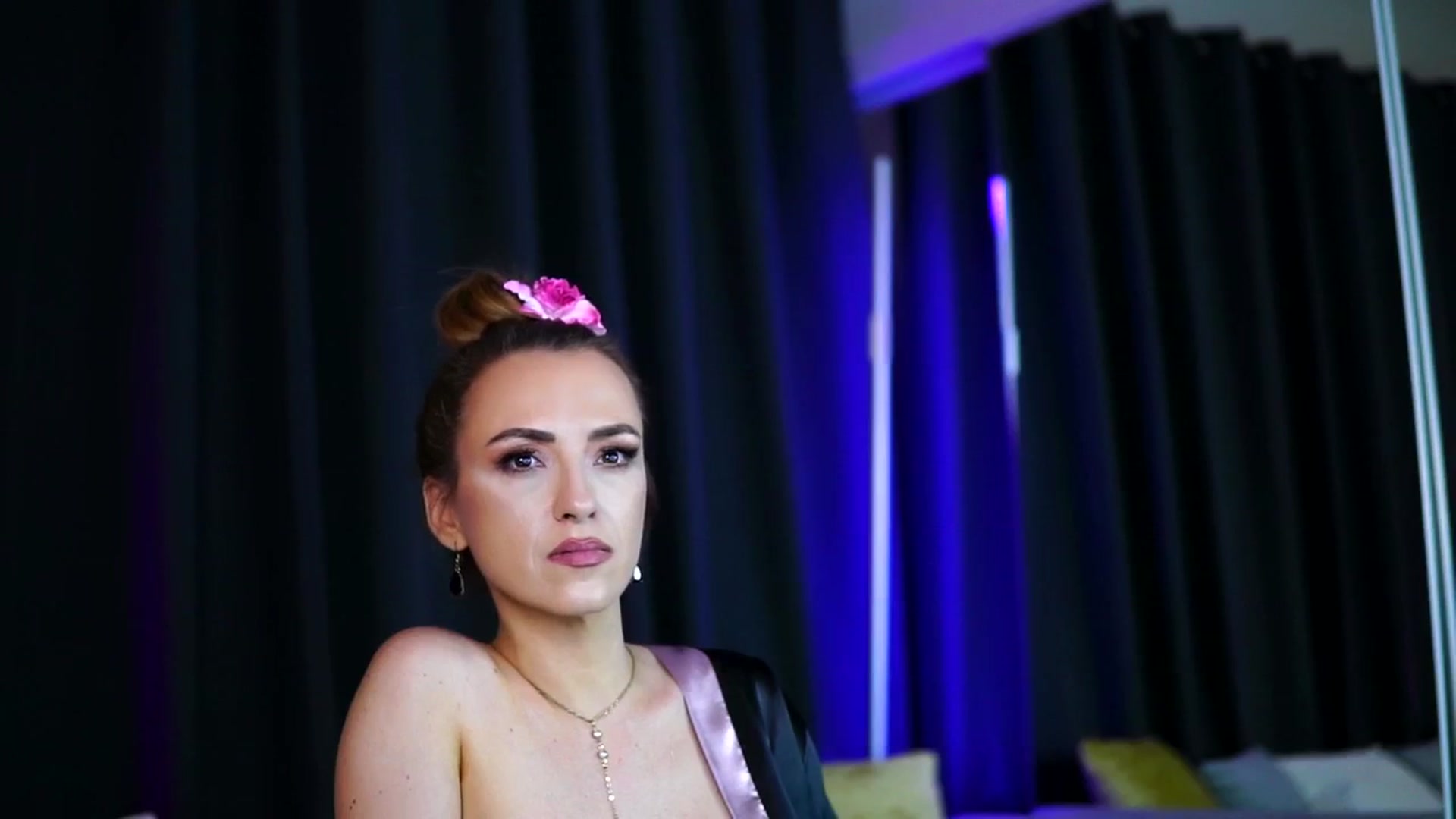Gallery image thumbnail from LisaMoon's myfreecams stream on, 08/18/2025, 24:02 image 19 of 20