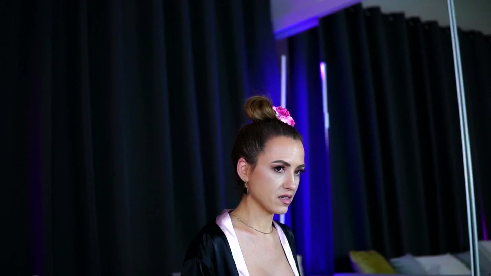 Gallery image thumbnail from LisaMoon's myfreecams stream on, 08/18/2025, 03:35 image 16 of 20