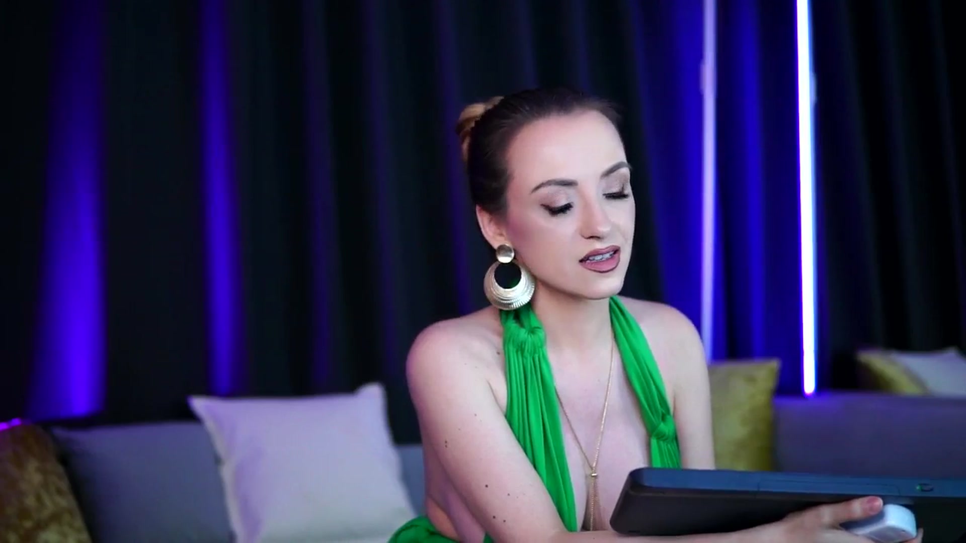 Gallery image thumbnail from LisaMoon's myfreecams stream on, 01/17/2026, 08:55 image 13 of 20