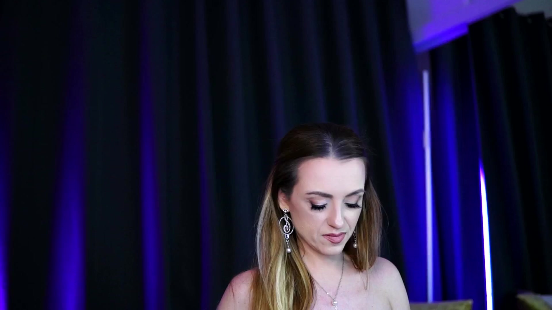 Gallery image thumbnail from LisaMoon's myfreecams stream on, 01/20/2026, 10:00 image 12 of 20