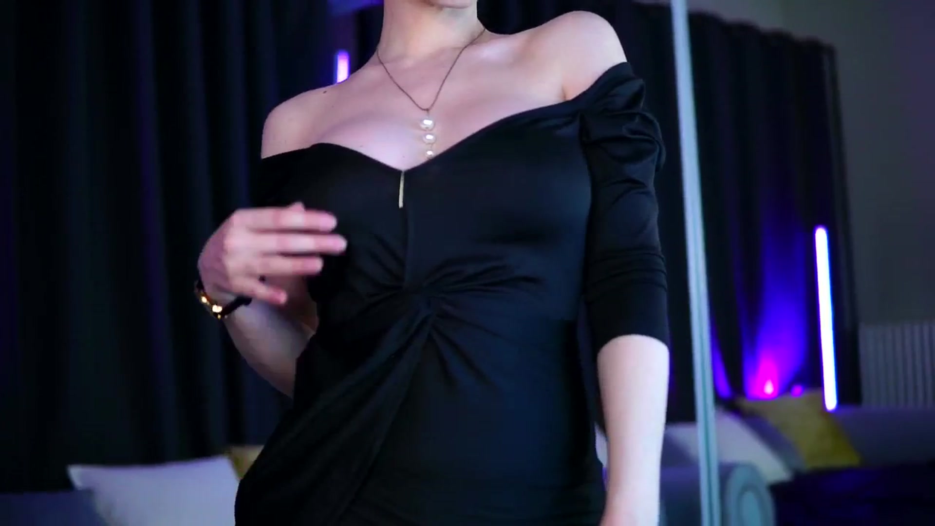 Gallery image thumbnail from LisaMoon's myfreecams stream on, 02/02/2026, 18:23 image 3 of 20