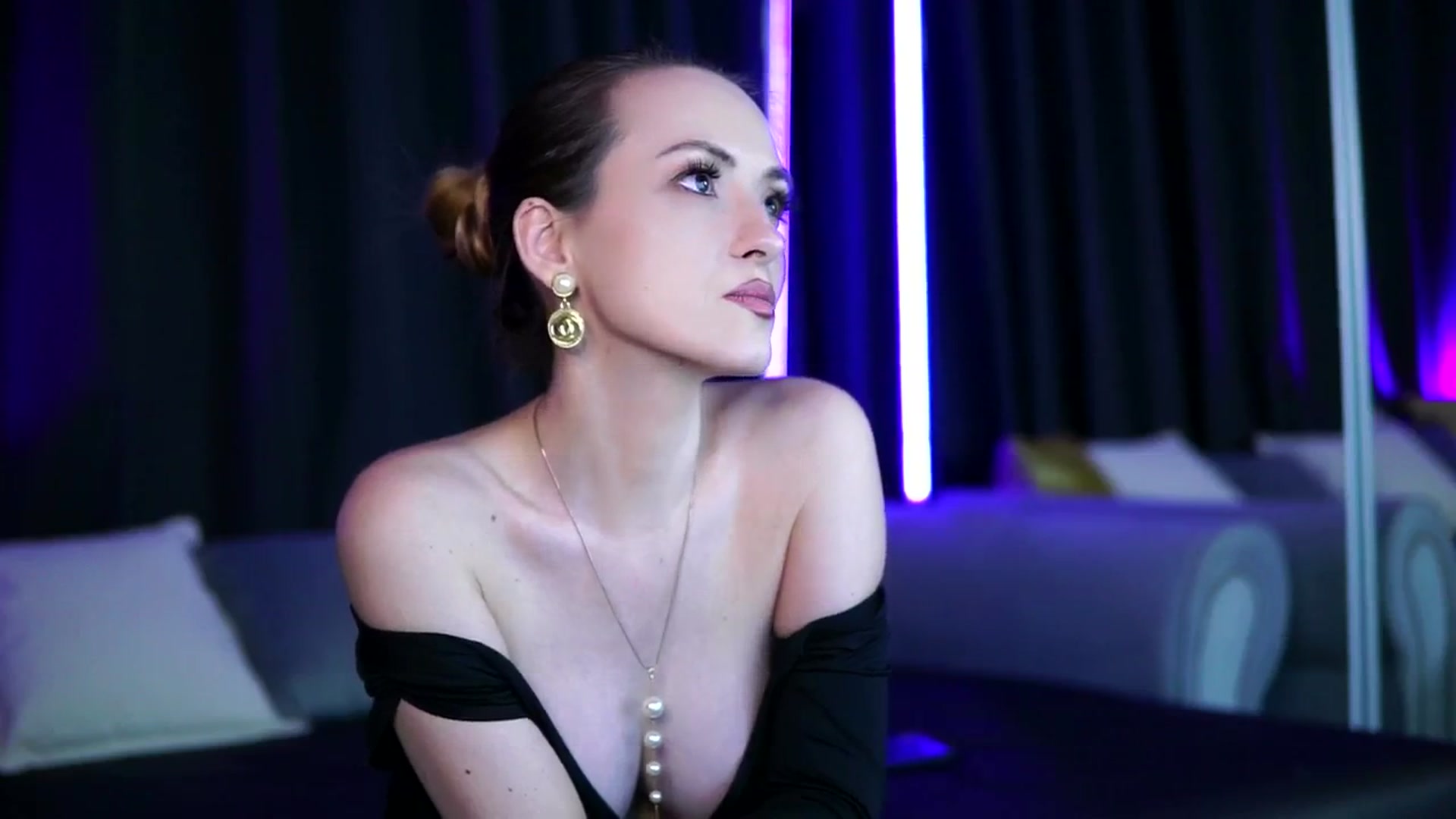 Gallery image thumbnail from LisaMoon's myfreecams stream on, 02/02/2026, 18:23 image 16 of 20