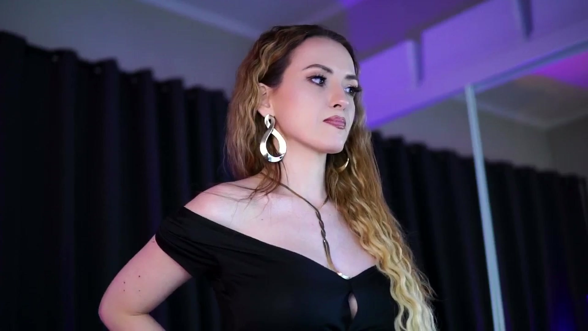 Gallery image thumbnail from LisaMoon's myfreecams stream on, 02/14/2026, 14:27 image 2 of 20