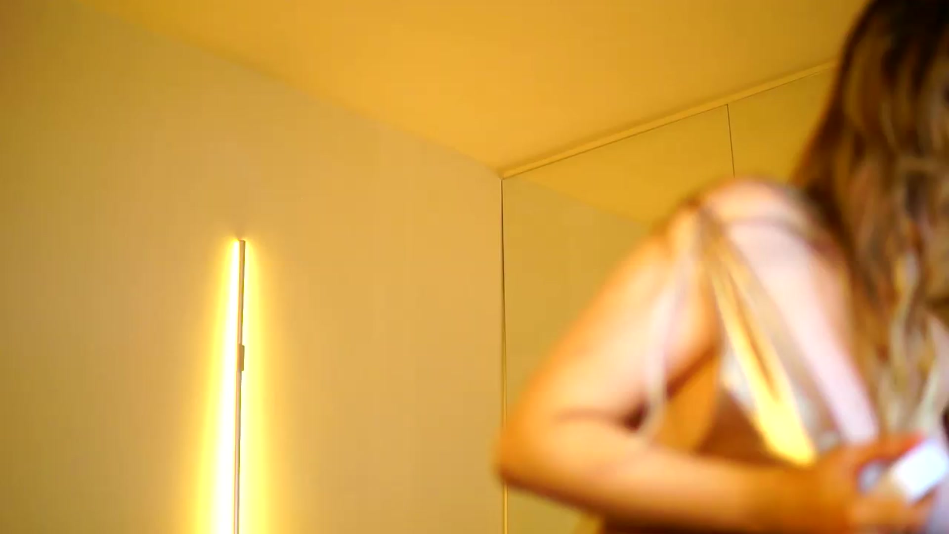 Gallery image thumbnail from LisaMoon's myfreecams stream on, 05/20/2026, 20:04 image 12 of 20