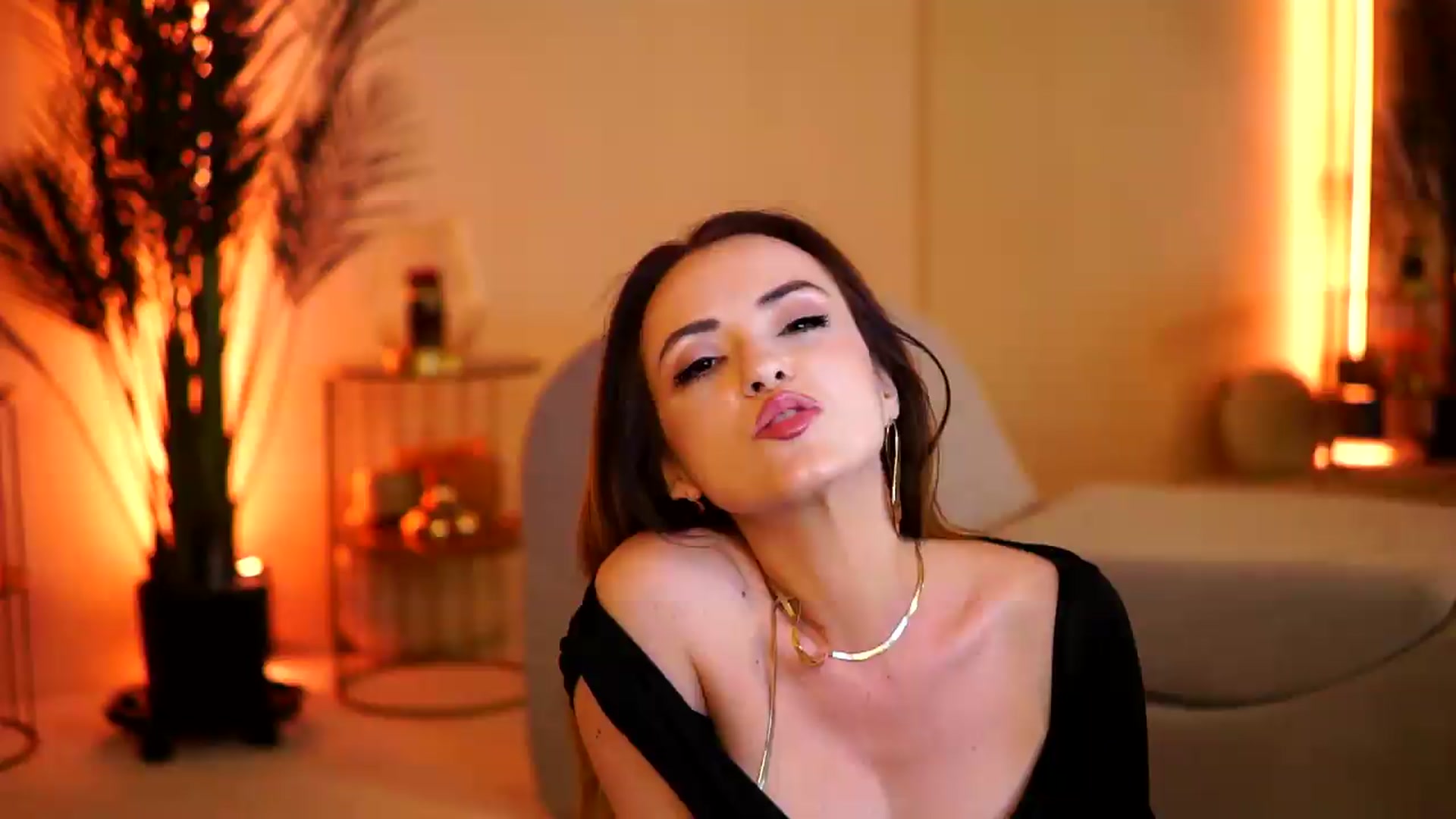 Gallery image thumbnail from LisaMoon's myfreecams stream on, 06/27/2026, 20:05 image 4 of 20