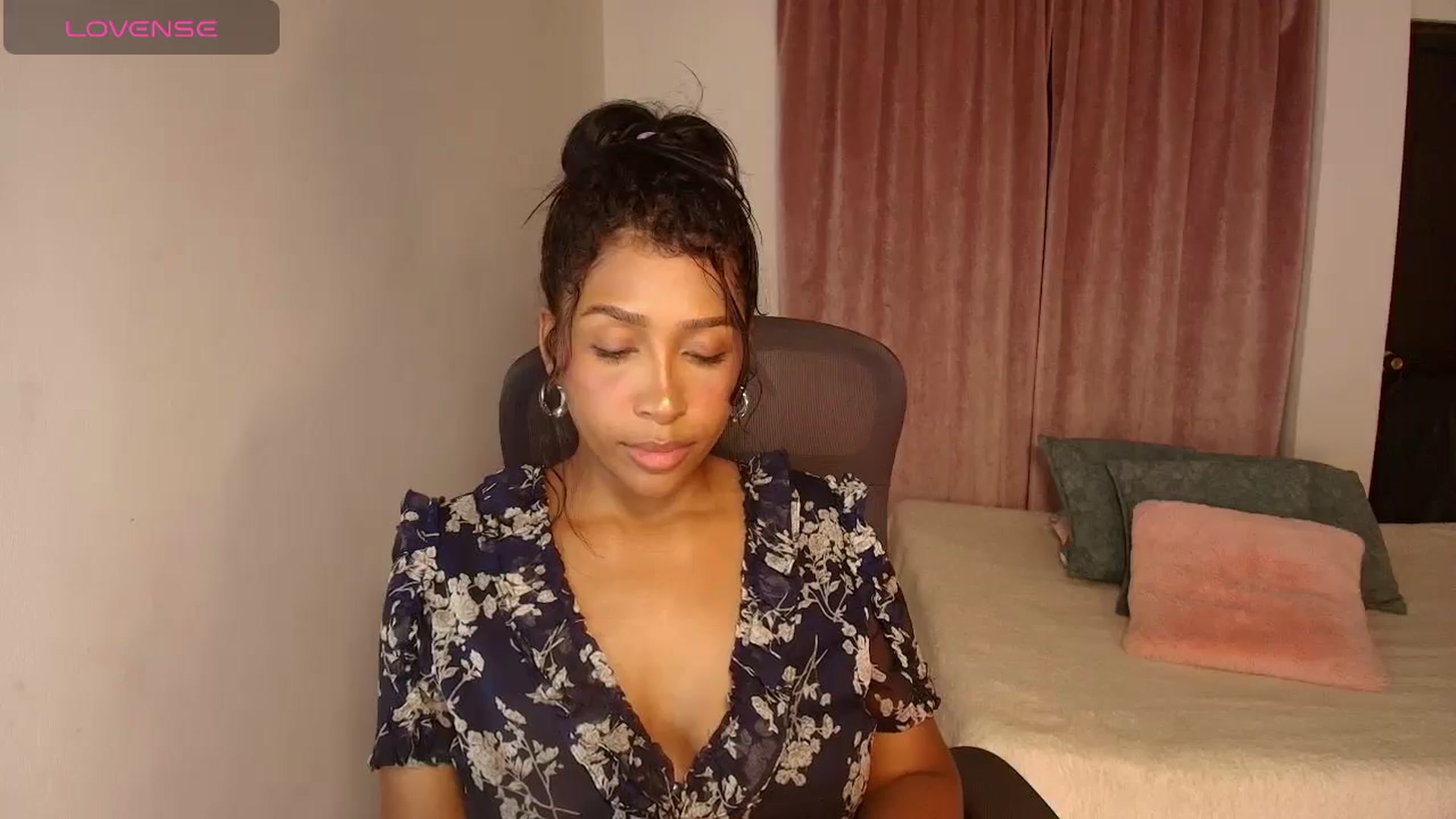 Gallery image thumbnail from LisaMorena's myfreecams stream on, 01/06/2026, 23:59 image 14 of 20