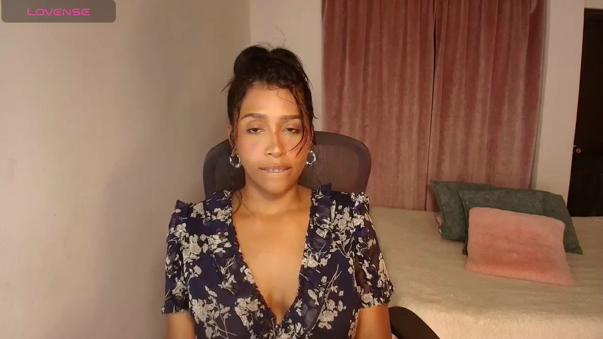 Gallery image thumbnail from LisaMorena's myfreecams stream on, 01/06/2026, 23:59 image 12 of 20