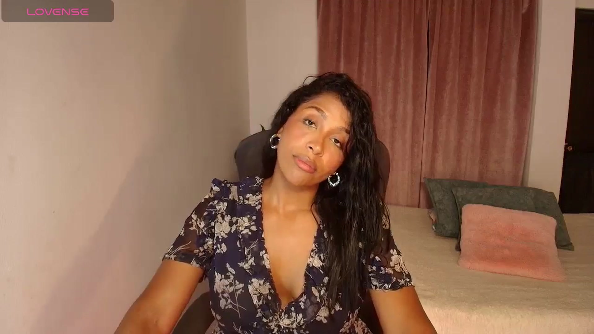 Gallery image thumbnail from LisaMorena's myfreecams stream on, 01/06/2026, 23:59 image 3 of 20