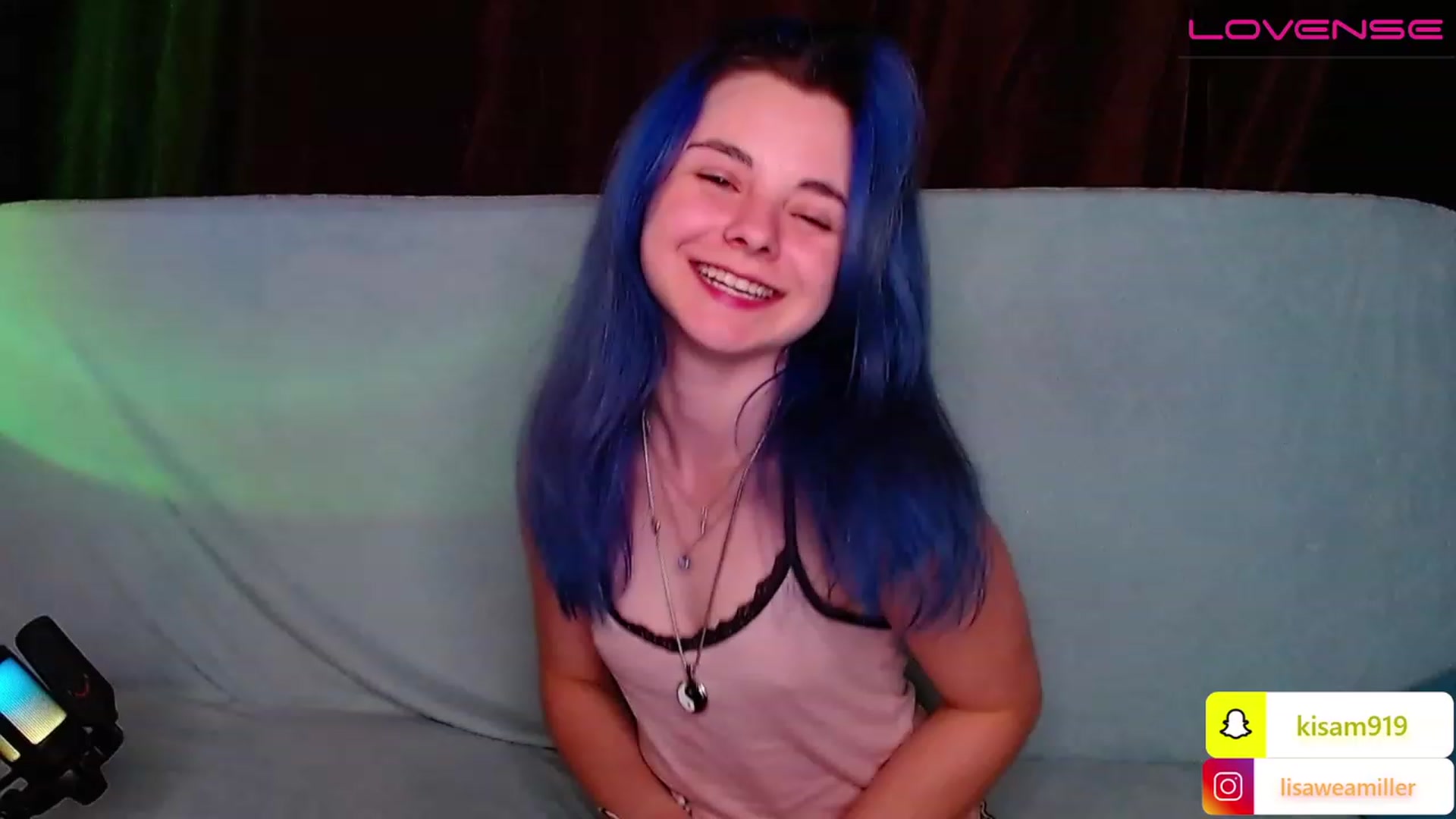 Gallery image thumbnail from LisaOnline's myfreecams stream on, 07/14/2023, 15:40 image 19 of 20