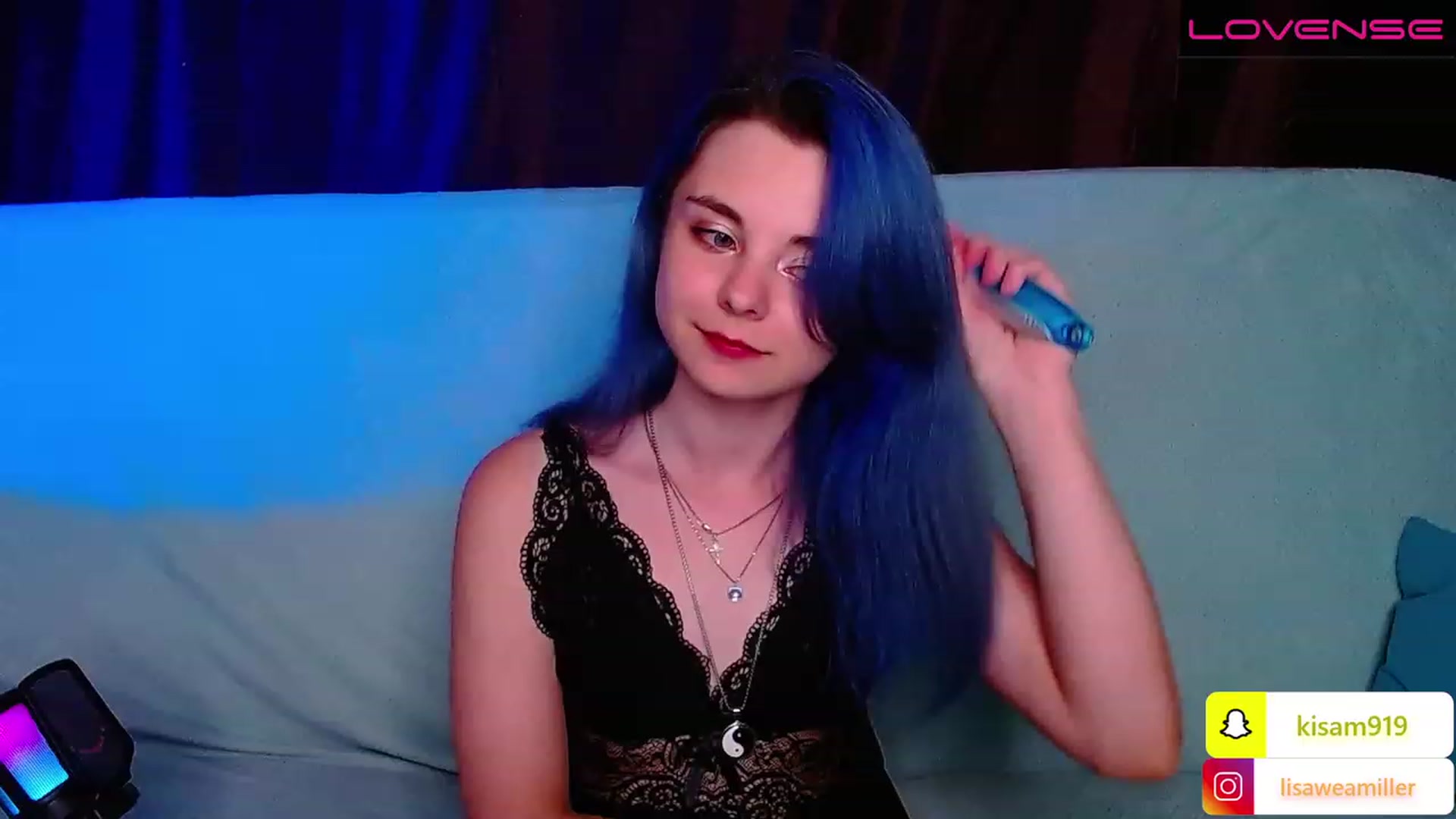 Gallery image thumbnail from LisaOnline's myfreecams stream on, 07/17/2023, 18:01 image 12 of 20