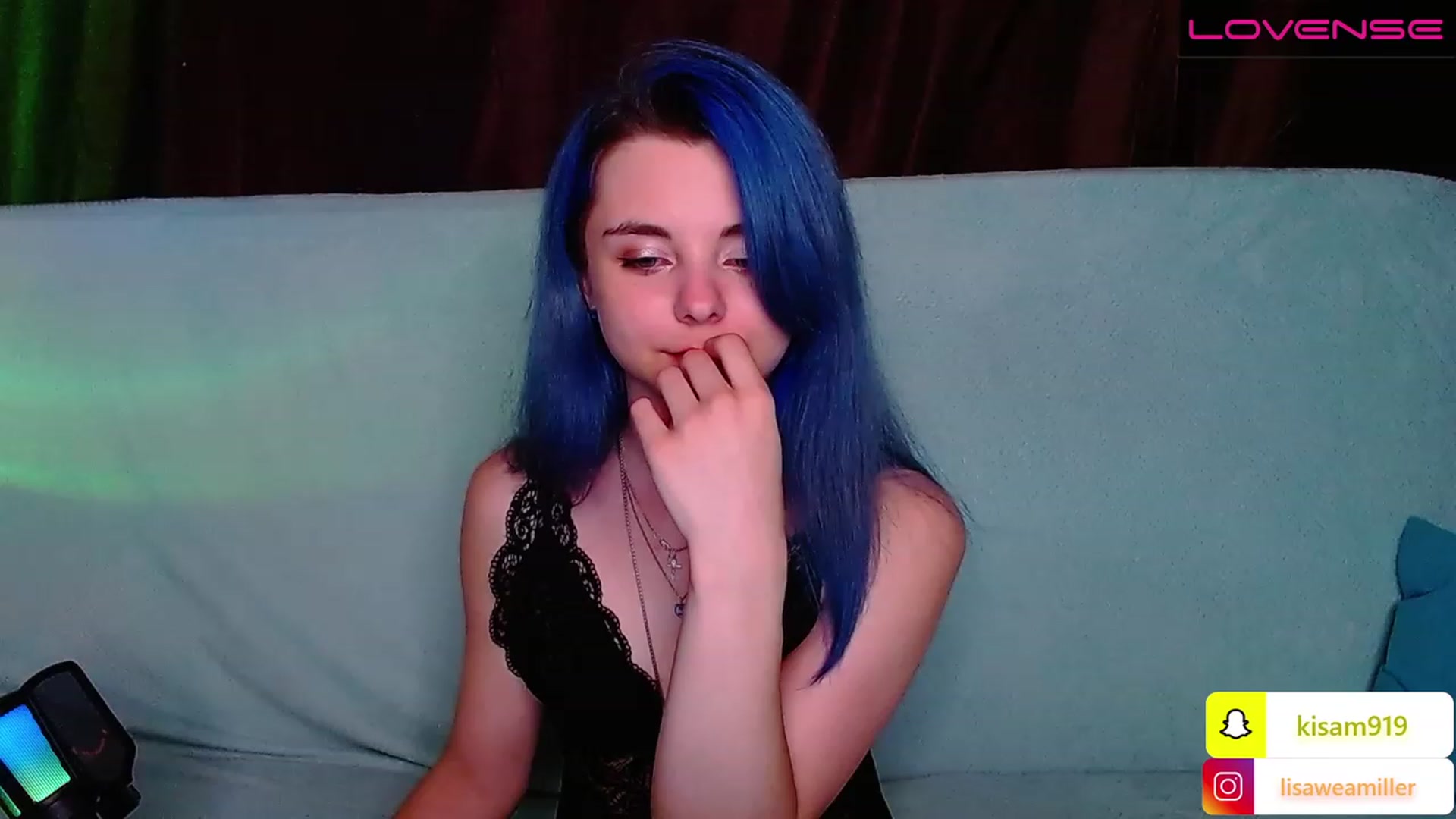 Gallery image thumbnail from LisaOnline's myfreecams stream on, 07/17/2023, 18:01 image 17 of 20