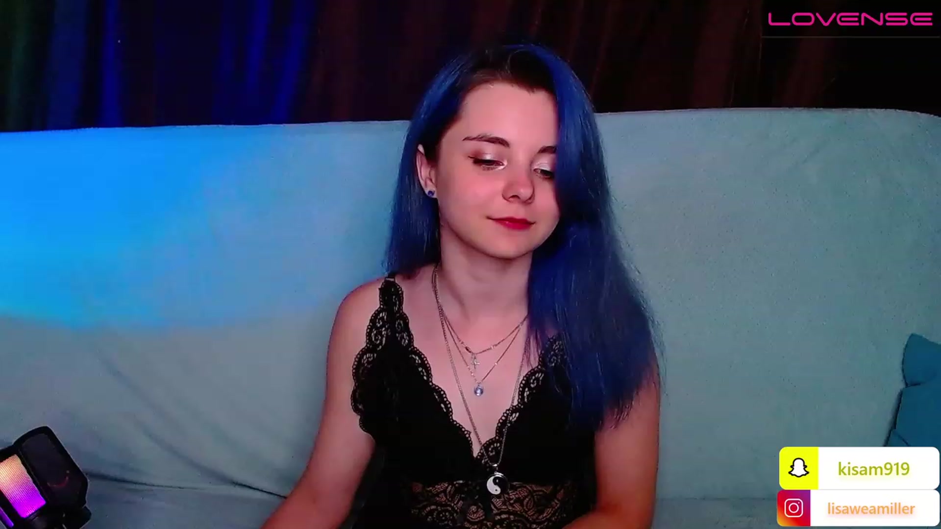 Gallery image thumbnail from LisaOnline's myfreecams stream on, 07/17/2023, 18:01 image 11 of 20