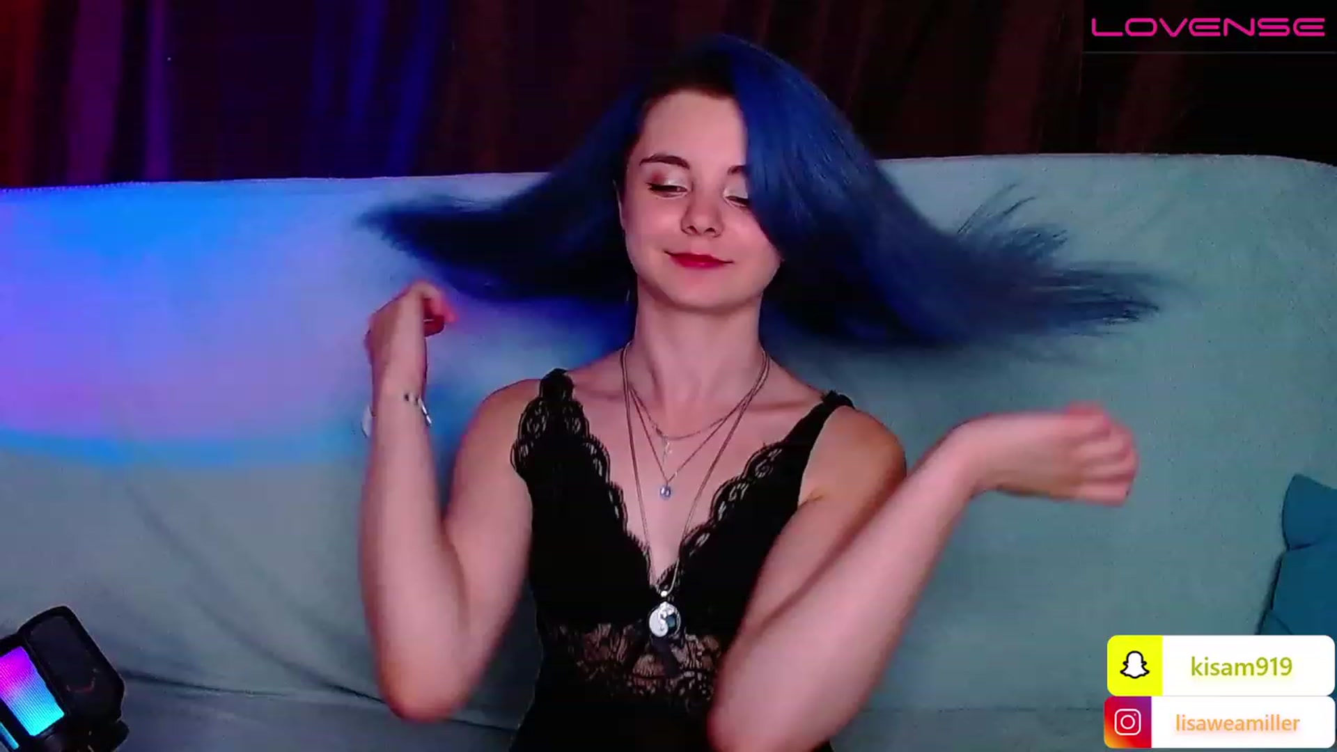 Gallery image thumbnail from LisaOnline's myfreecams stream on, 07/17/2023, 18:01 image 16 of 20