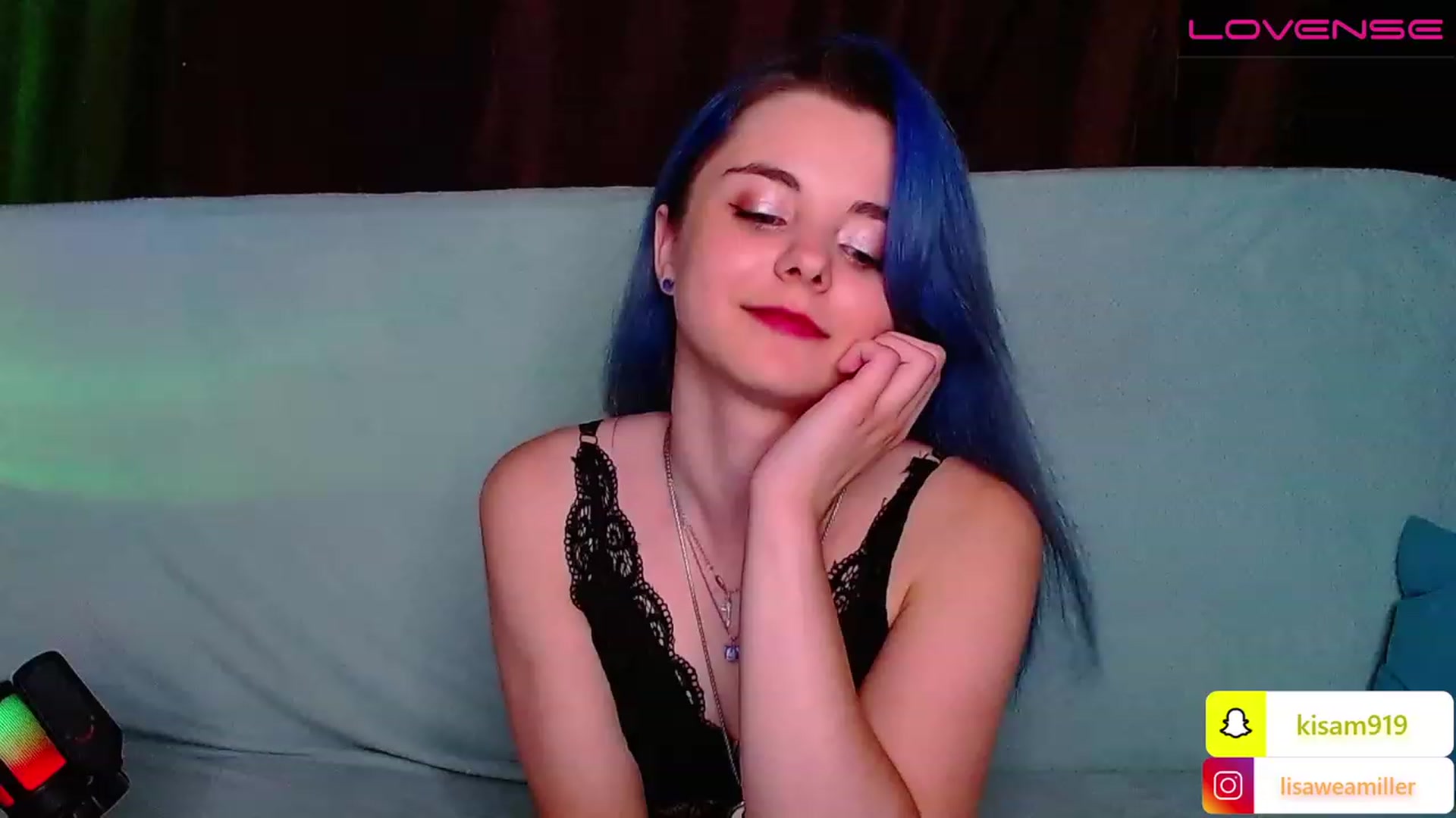 Gallery image thumbnail from LisaOnline's myfreecams stream on, 07/17/2023, 18:01 image 10 of 20