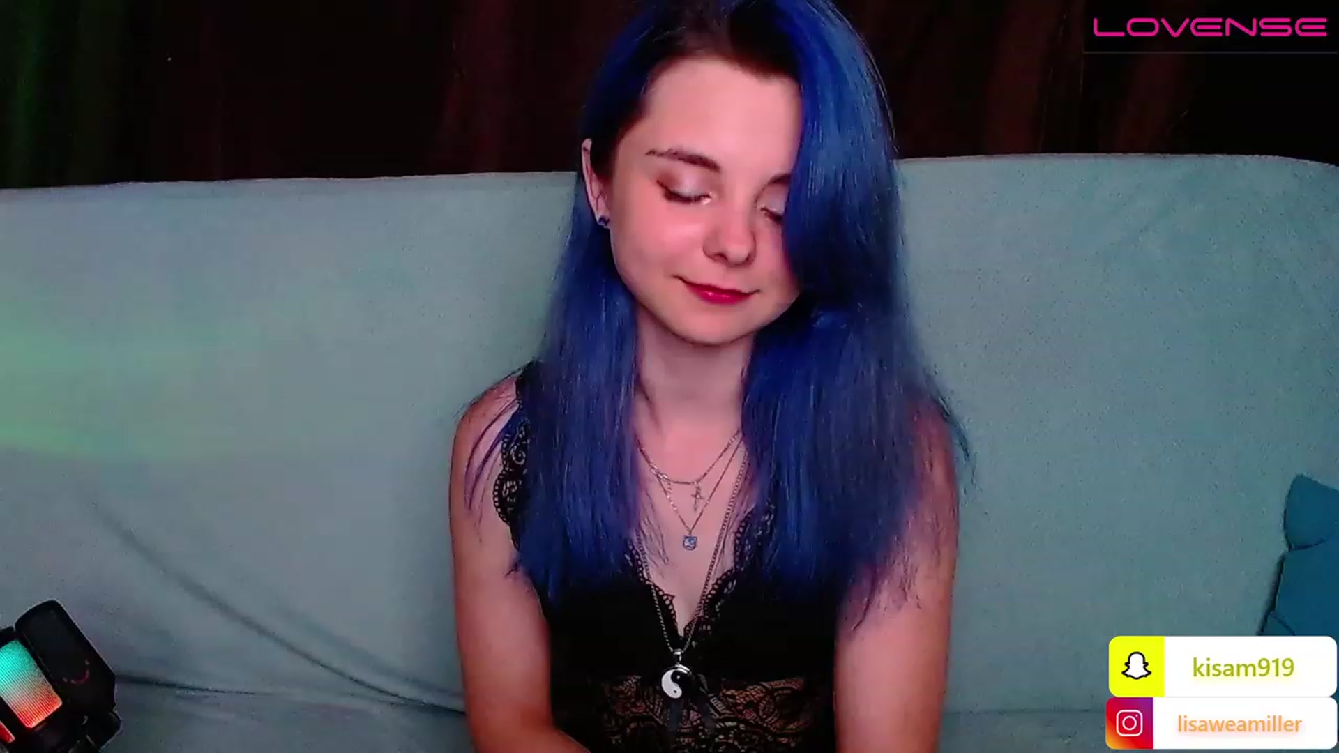 Gallery image thumbnail from LisaOnline's myfreecams stream on, 07/17/2023, 18:01 image 3 of 20