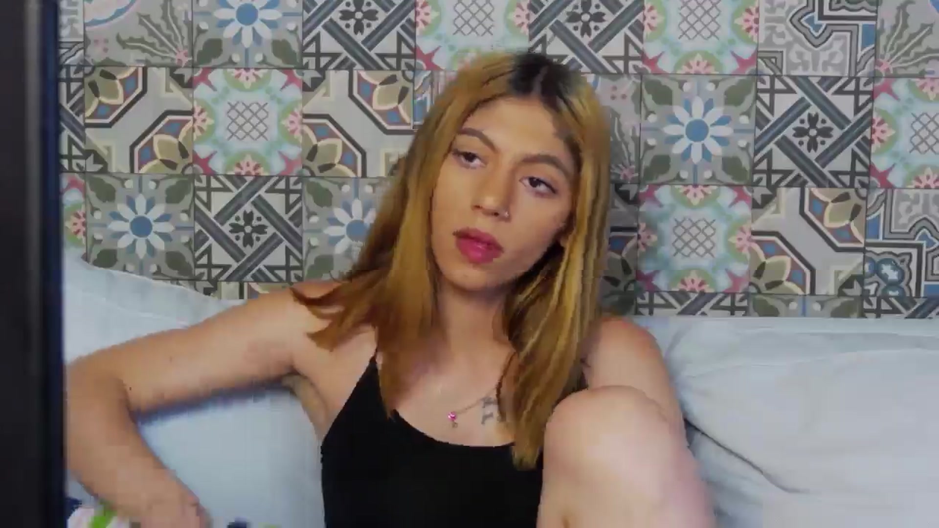 Gallery image thumbnail from Lisa_K's myfreecams stream on, 09/25/2024, 15:43 image 10 of 20