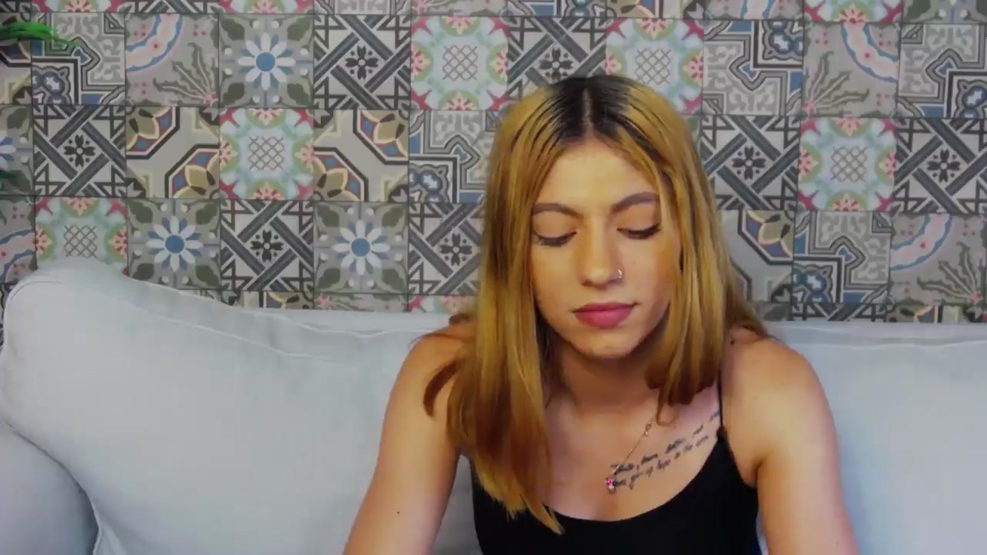 Gallery image thumbnail from Lisa_K's myfreecams stream on, 09/25/2024, 15:43 image 8 of 20