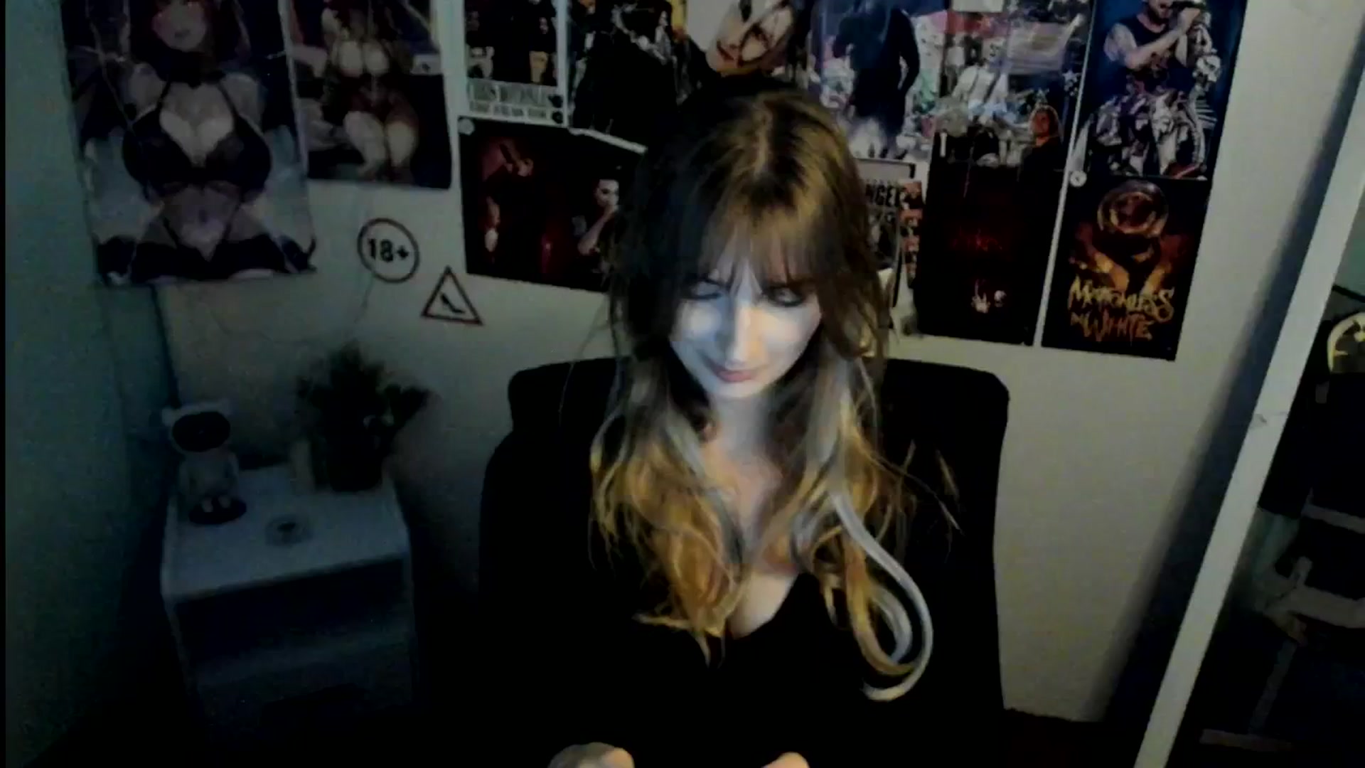 Gallery image thumbnail from Lisa_Star_'s myfreecams stream on, 10/25/2025, 10:07 image 13 of 20