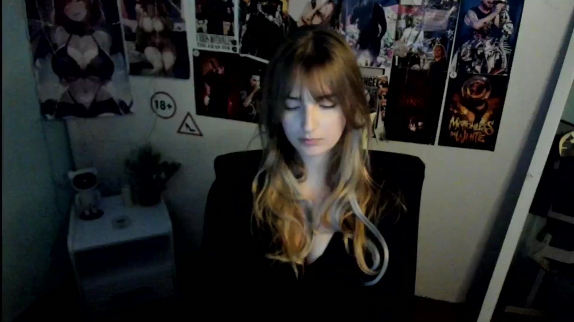 Gallery image thumbnail from Lisa_Star_'s myfreecams stream on, 10/25/2025, 10:07 image 12 of 20