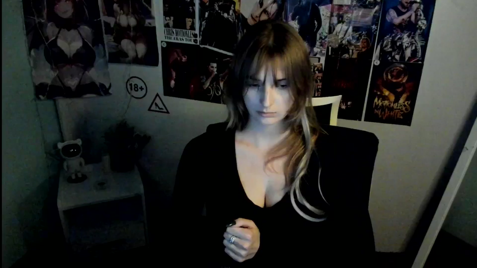 Gallery image thumbnail from Lisa_Star_'s myfreecams stream on, 10/25/2025, 12:54 image 15 of 20