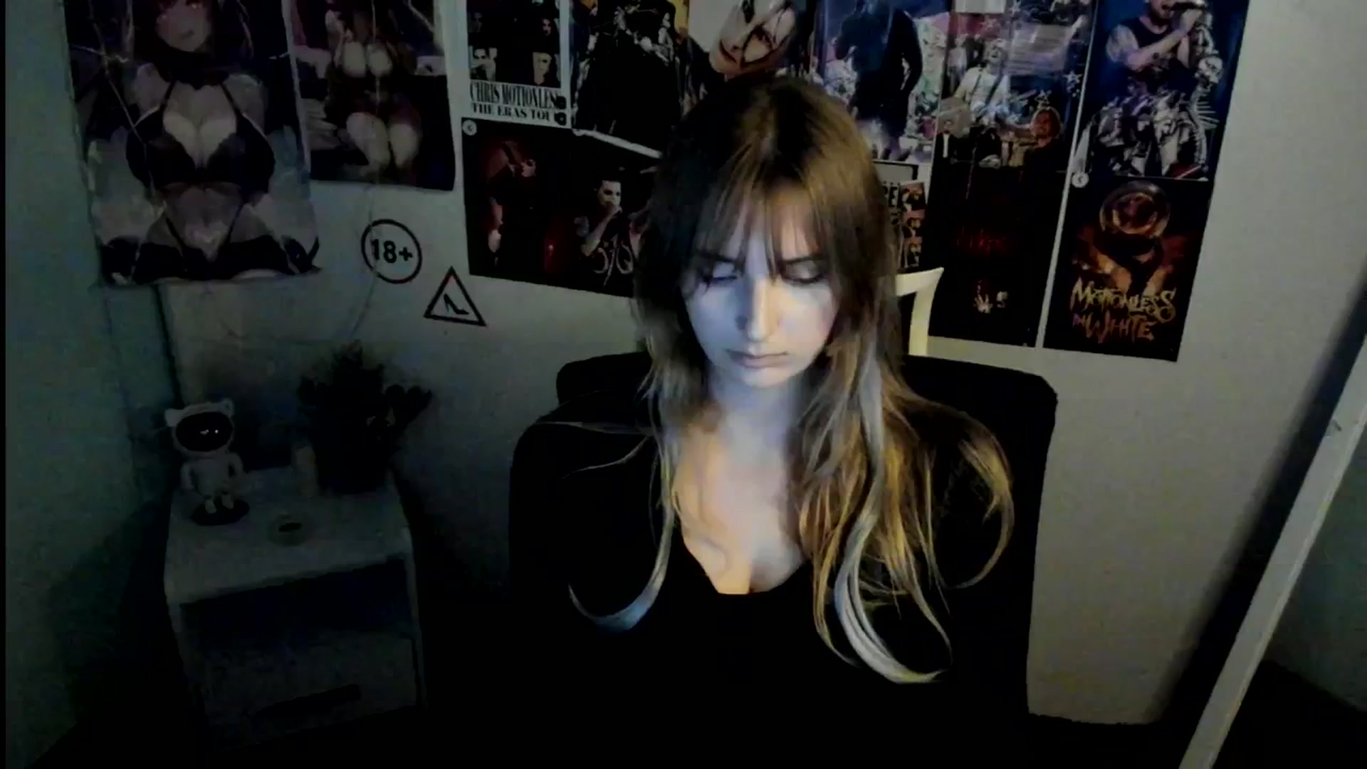 Gallery image thumbnail from Lisa_Star_'s myfreecams stream on, 10/25/2025, 12:54 image 11 of 20