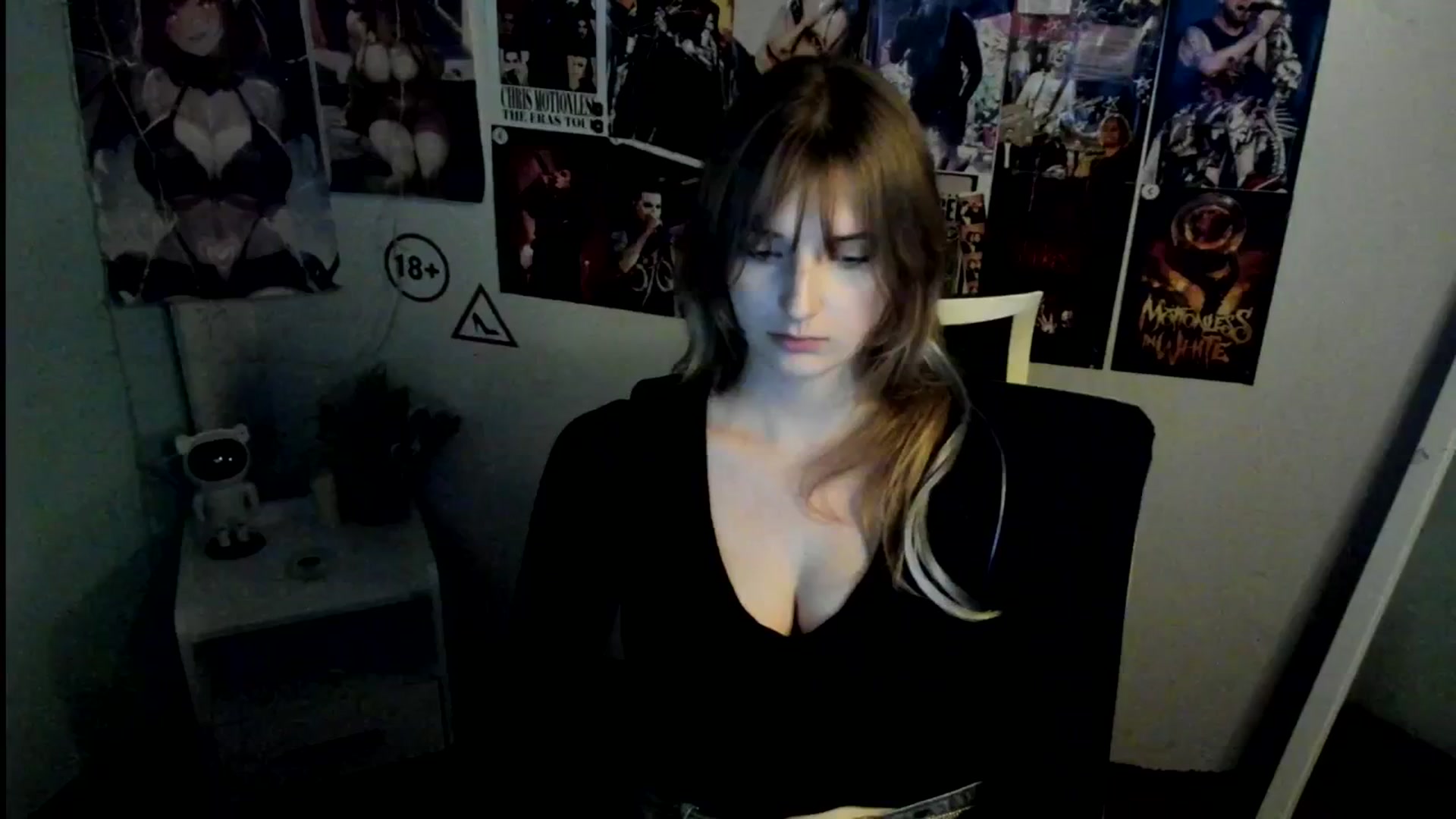 Gallery image thumbnail from Lisa_Star_'s myfreecams stream on, 10/25/2025, 12:54 image 14 of 20