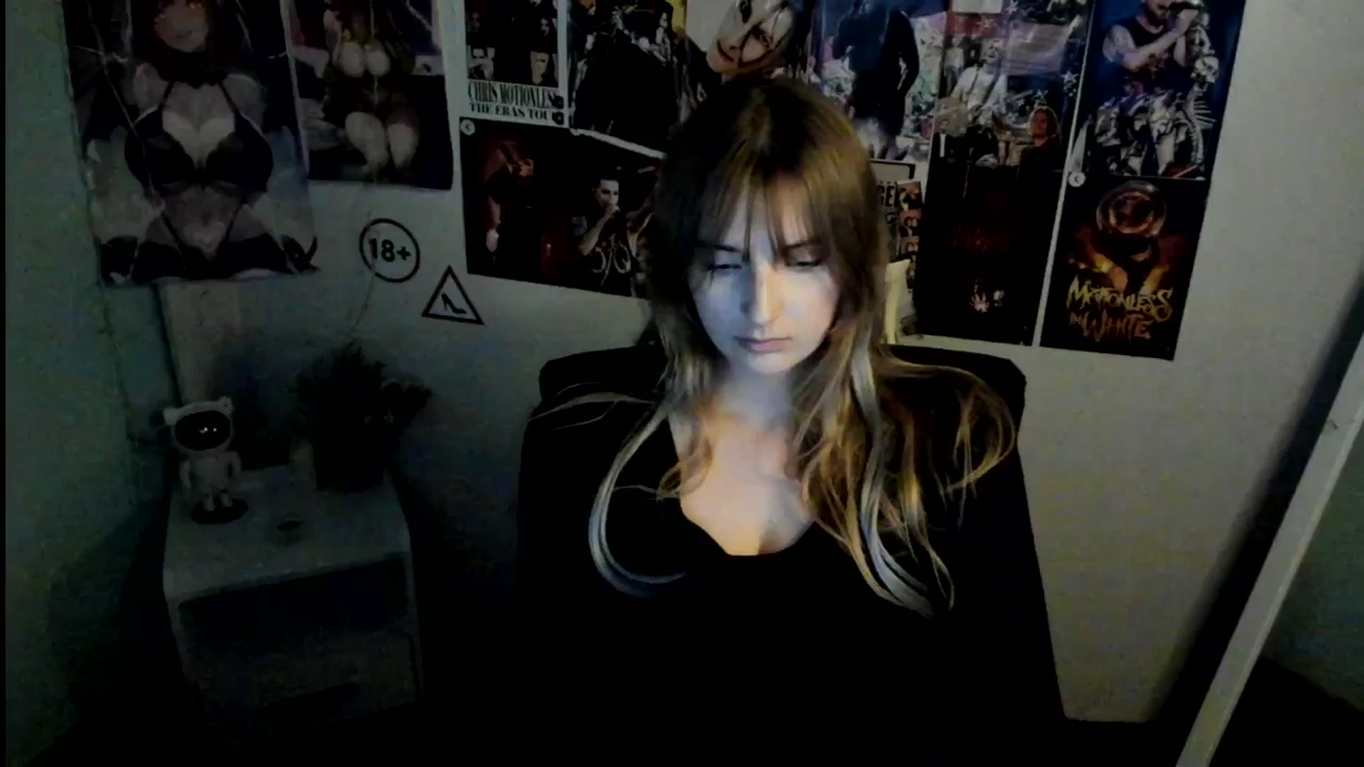 Gallery image thumbnail from Lisa_Star_'s myfreecams stream on, 10/25/2025, 12:54 image 10 of 20