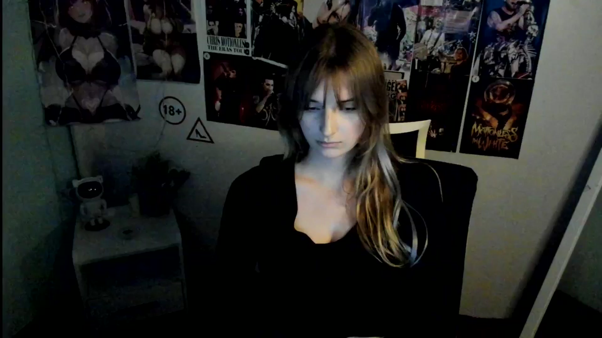 Gallery image thumbnail from Lisa_Star_'s myfreecams stream on, 10/25/2025, 12:54 image 13 of 20